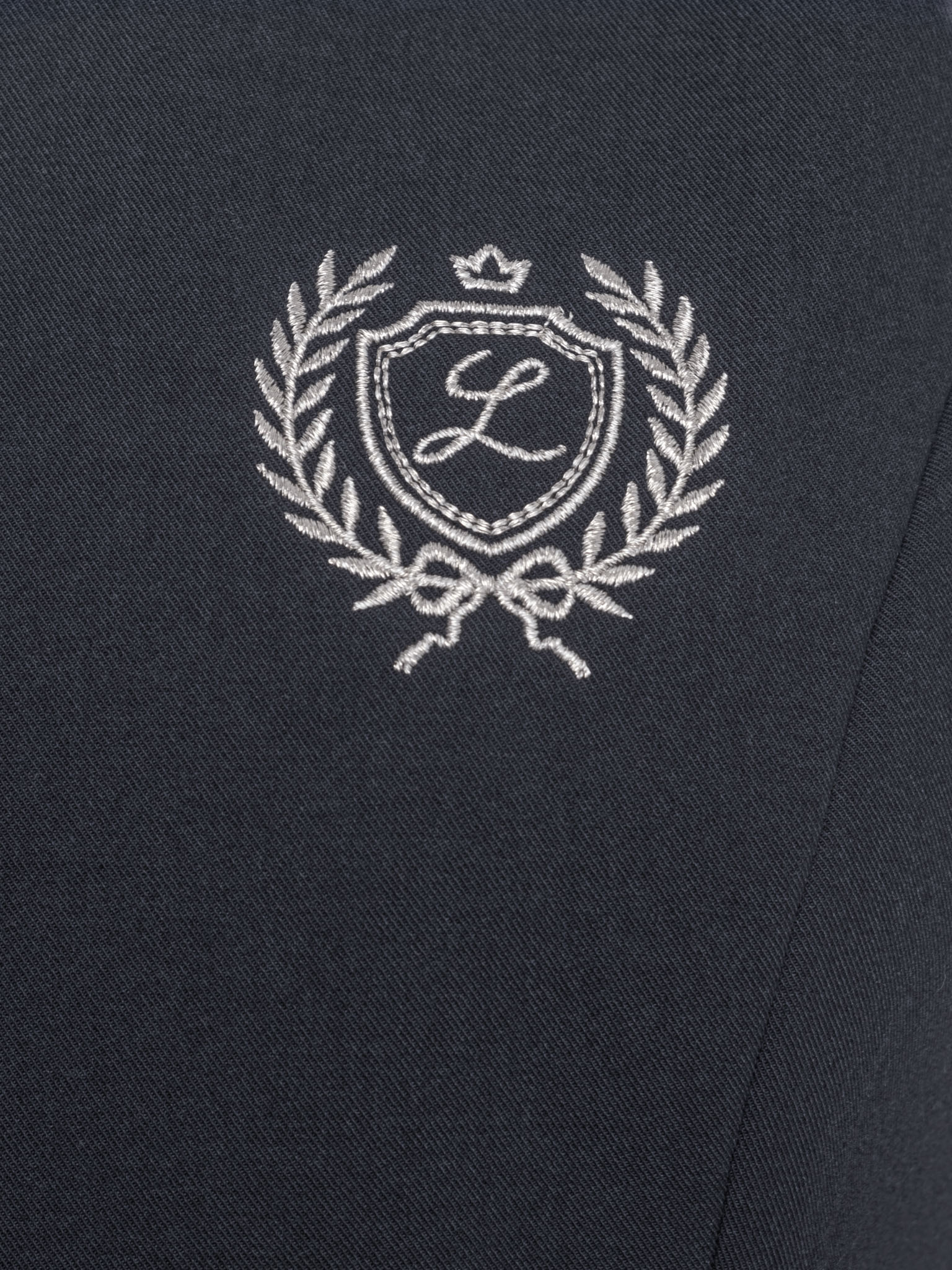 Suiting waistcoat with chest embroidery