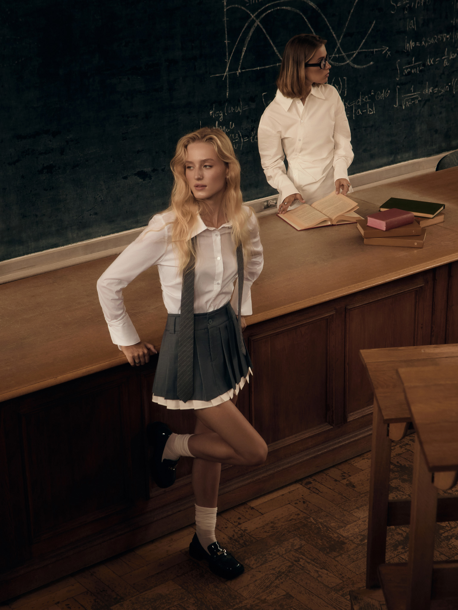 Mini pleated skirt with contrasting bottom edge