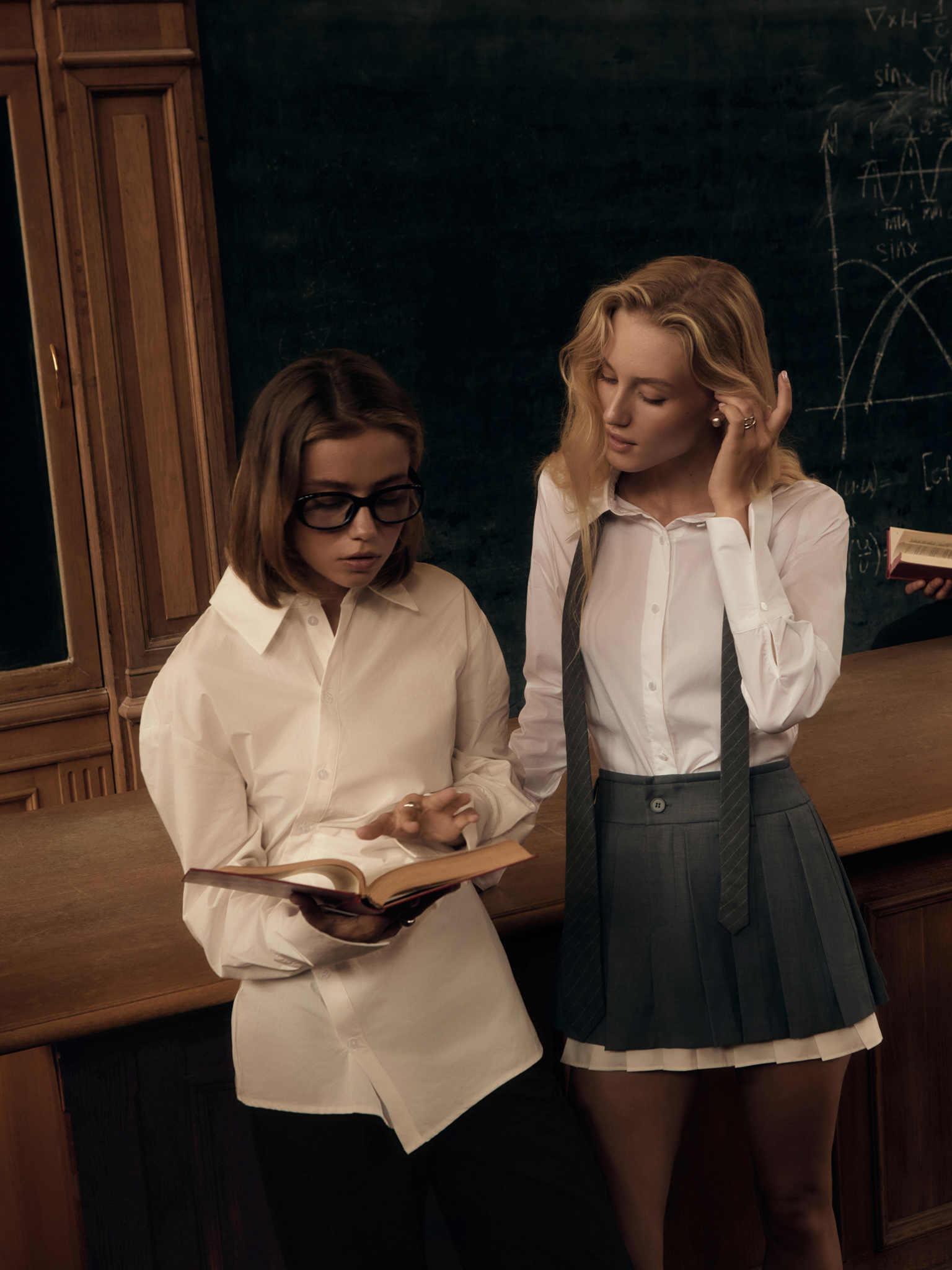 Mini pleated skirt with contrasting bottom edge