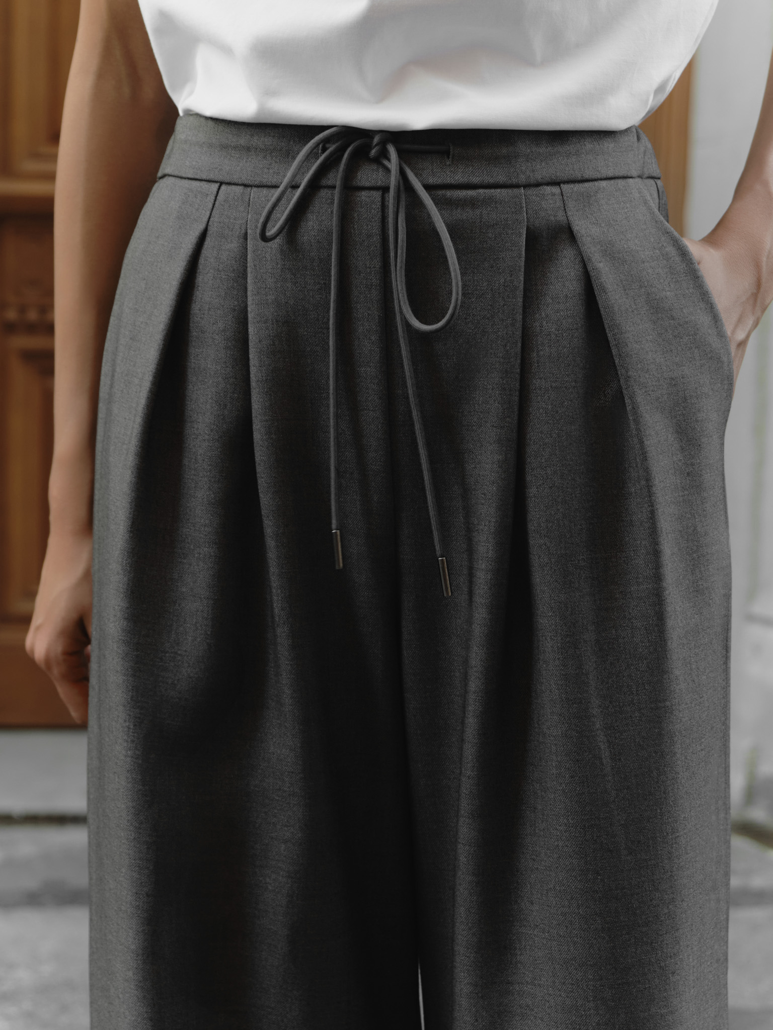 Palazzo trousers with pleats and matching ties