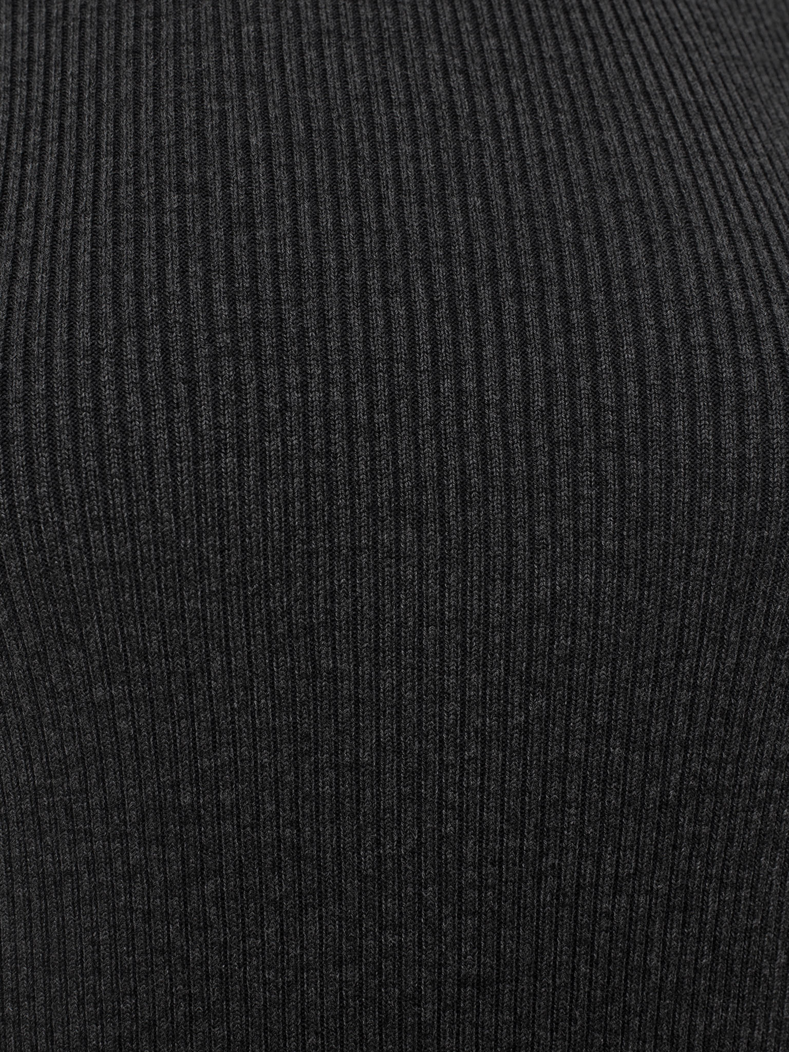Rib-knit longsleeve with contrasting edges