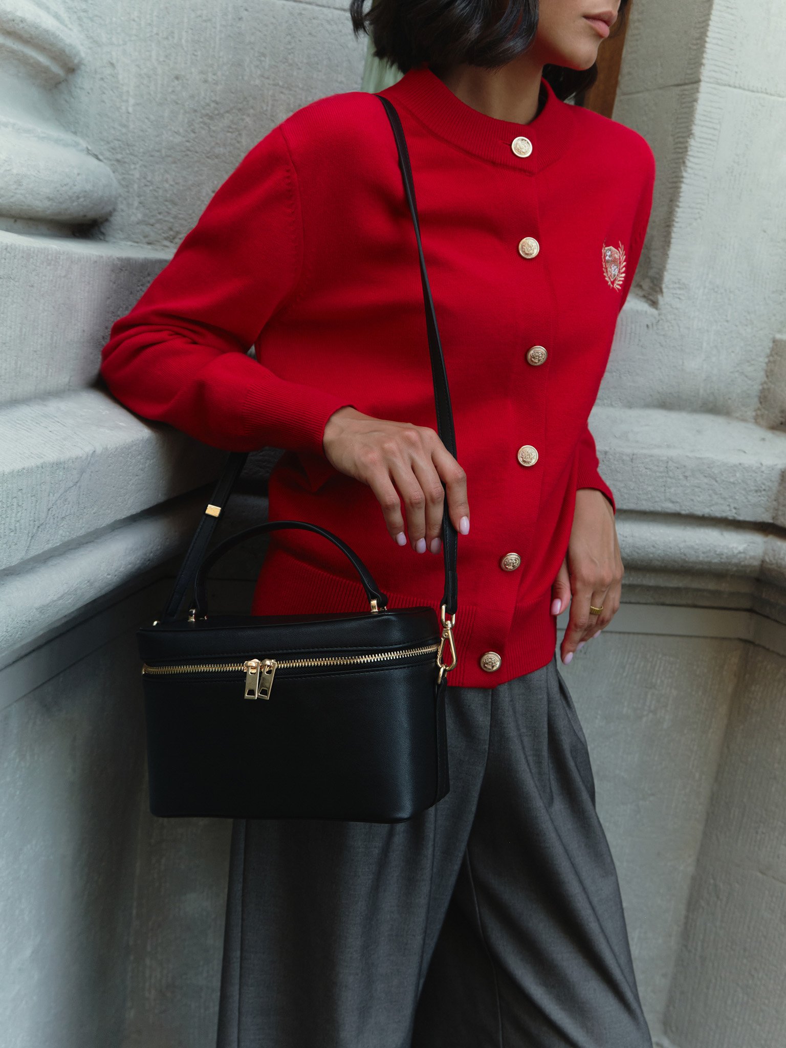 Miniature rigid-shaped shoulder bag