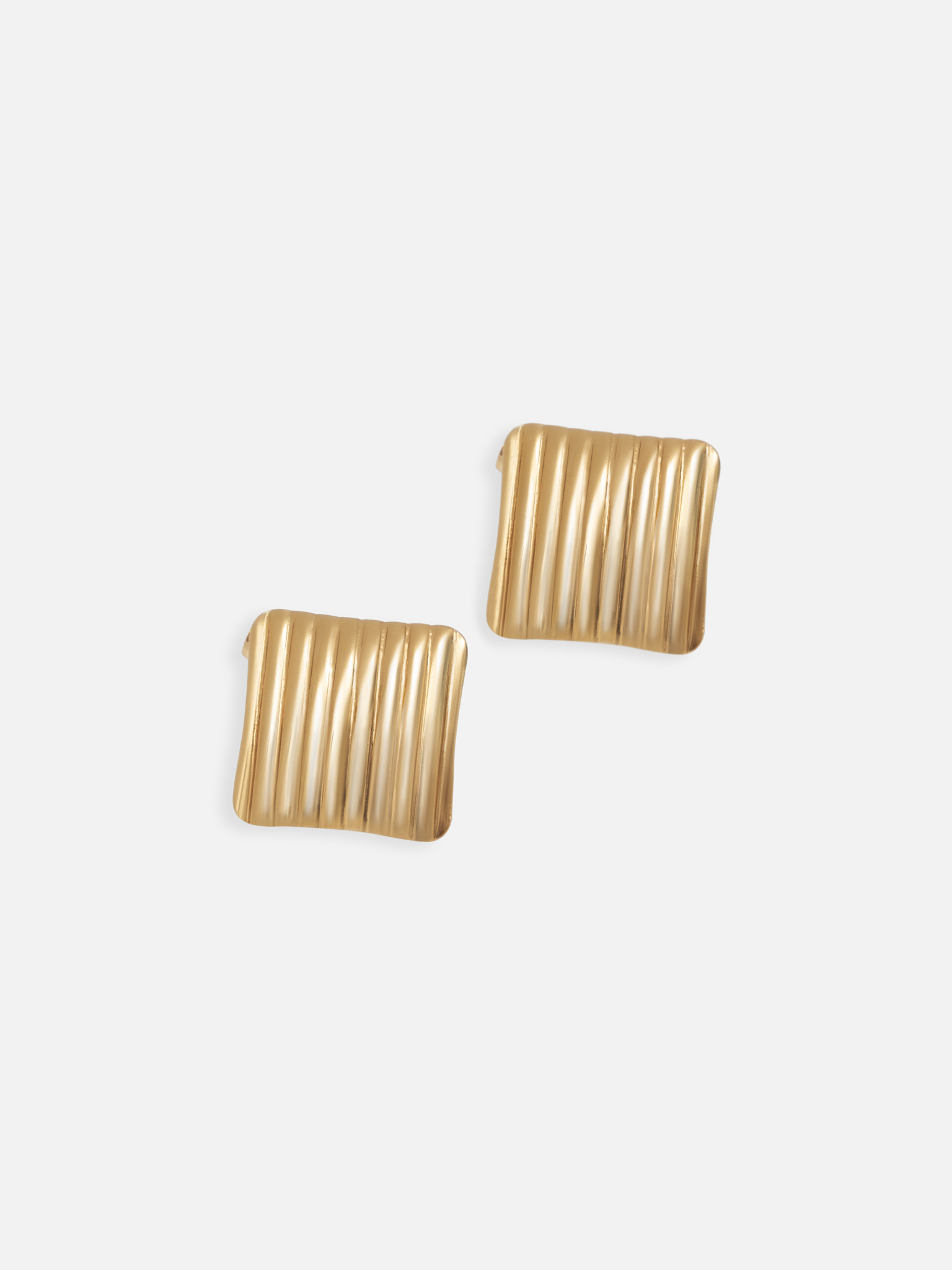 Ribbed square earrings