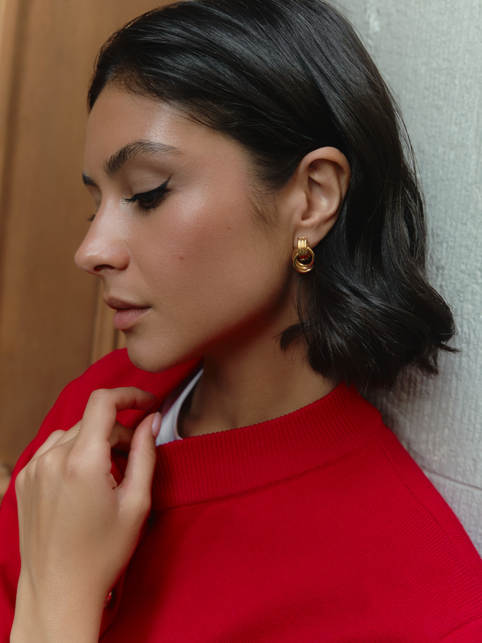 Geometric earrings in glossy metal