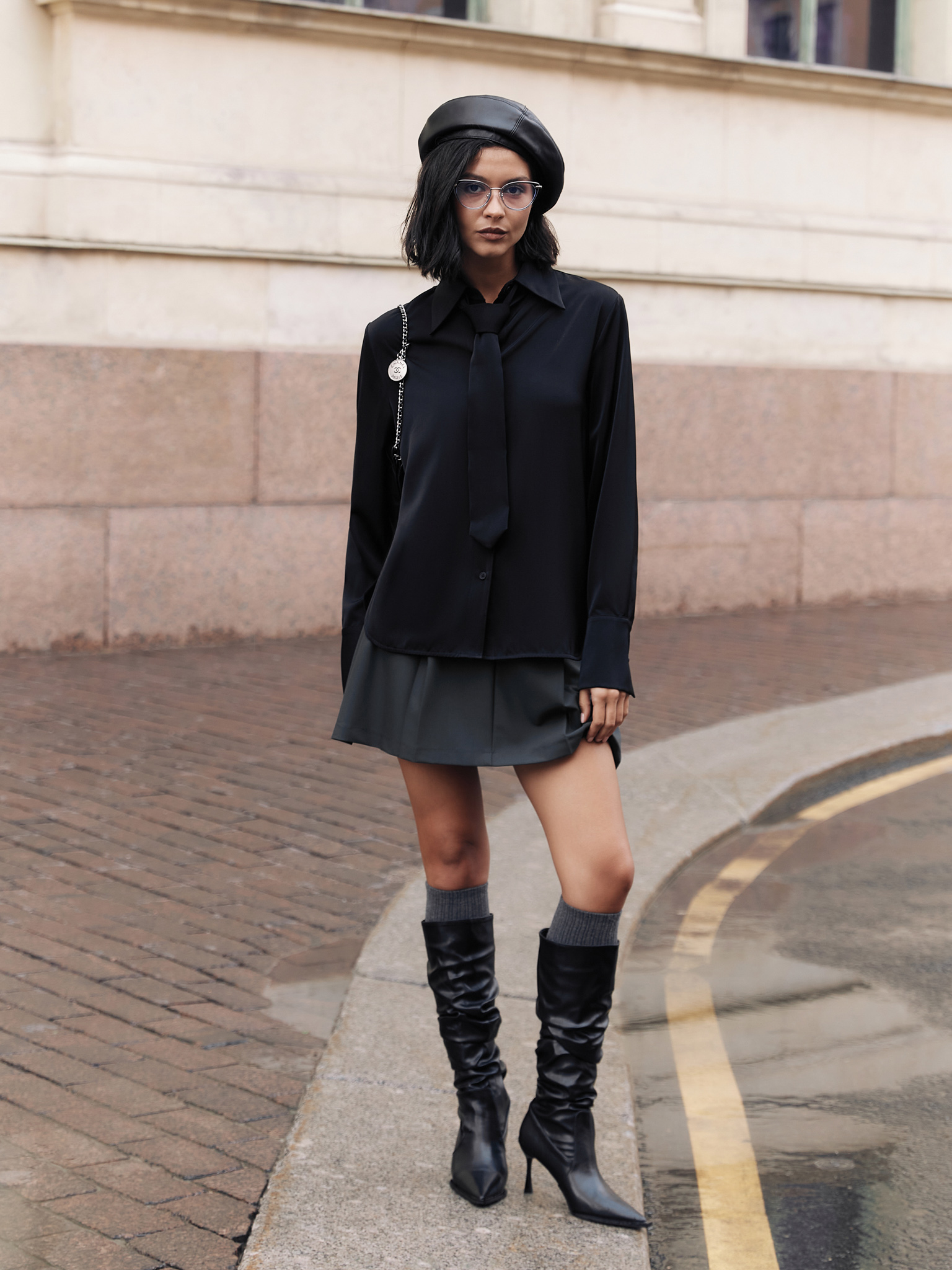 Lockeres Hemd mit passender Krawatte