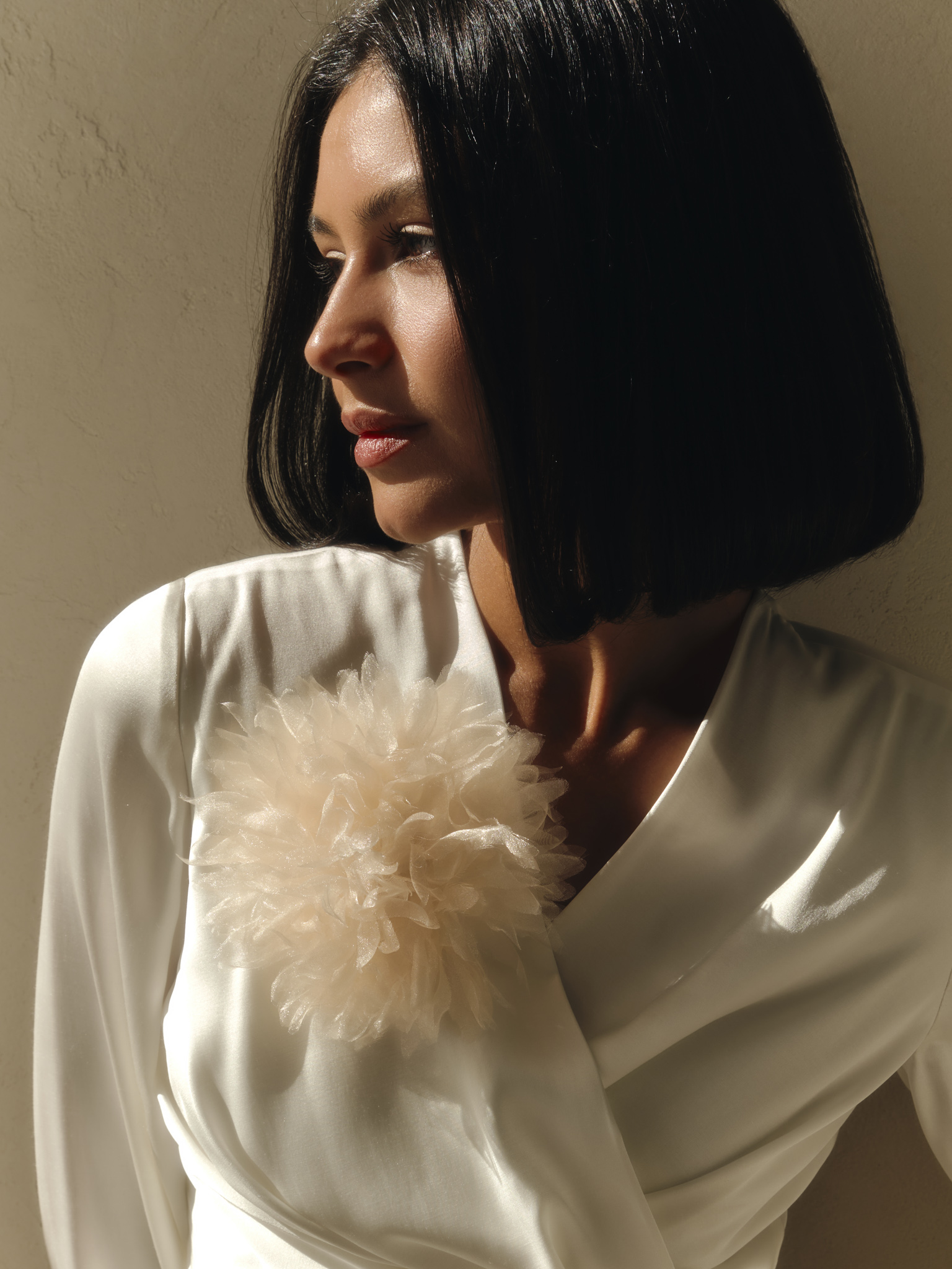 Guipure flower brooch