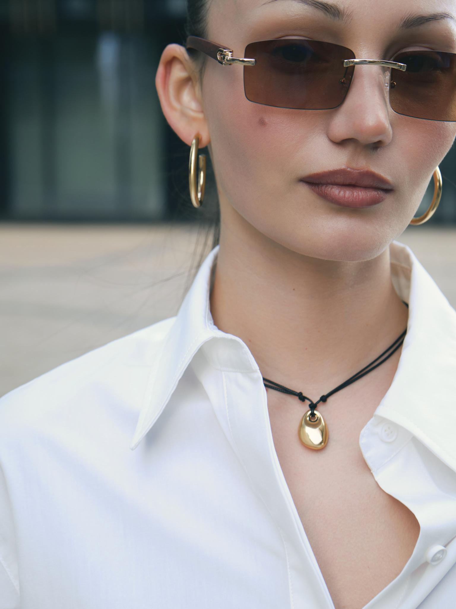 Lace necklace with drop pendant