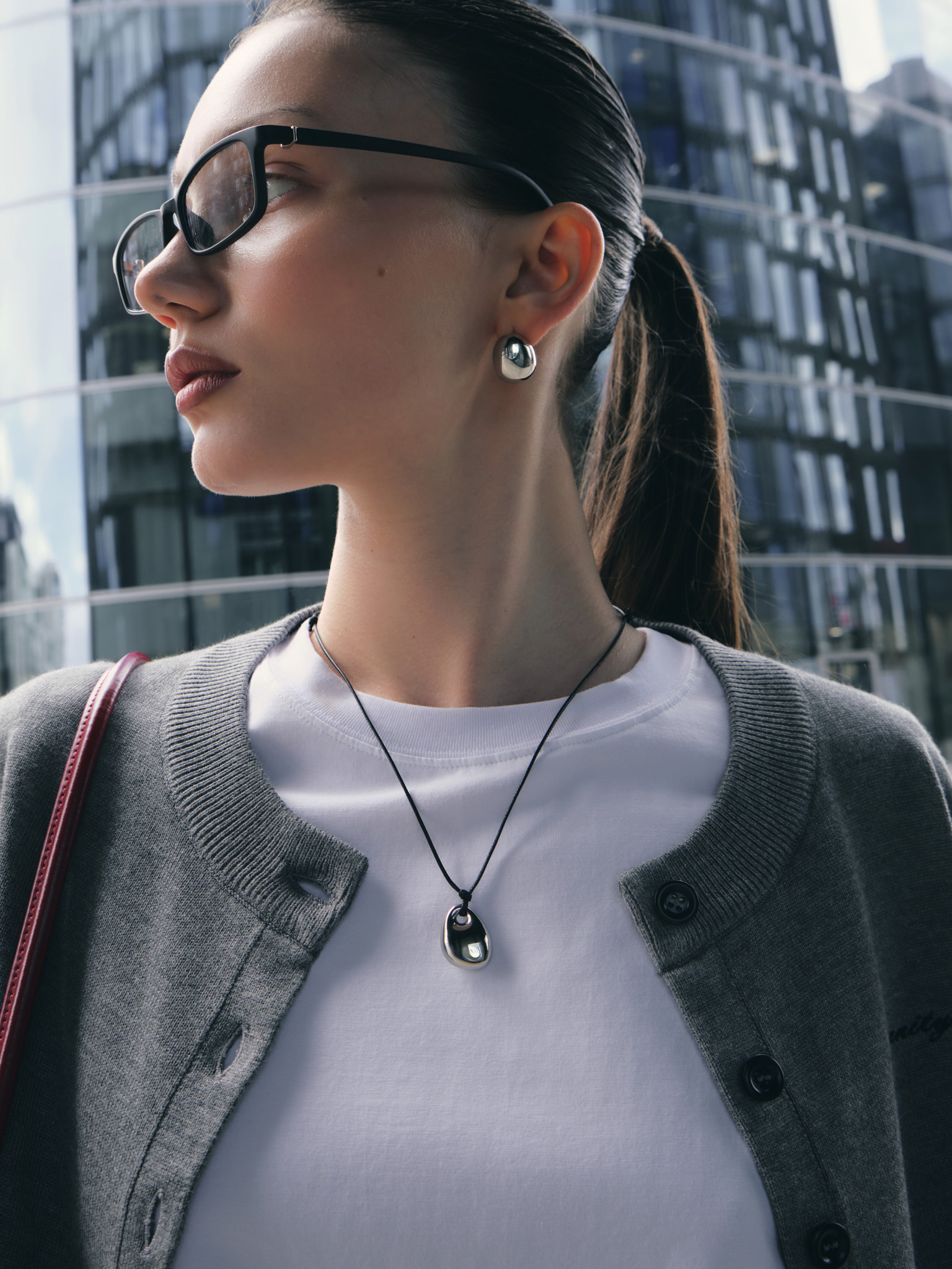 Lace necklace with drop pendant