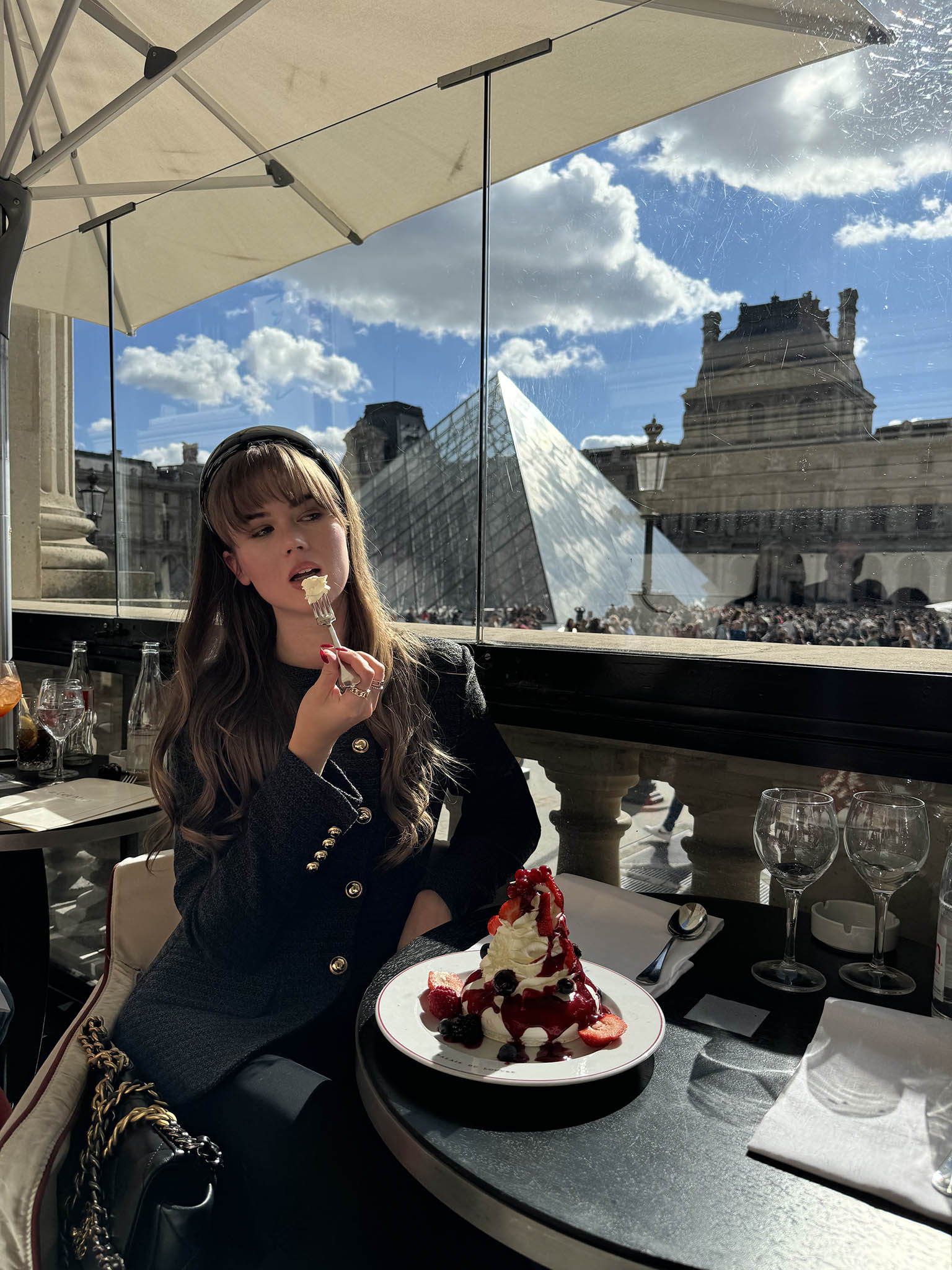 Veste longue en tweed avec boutons en métal