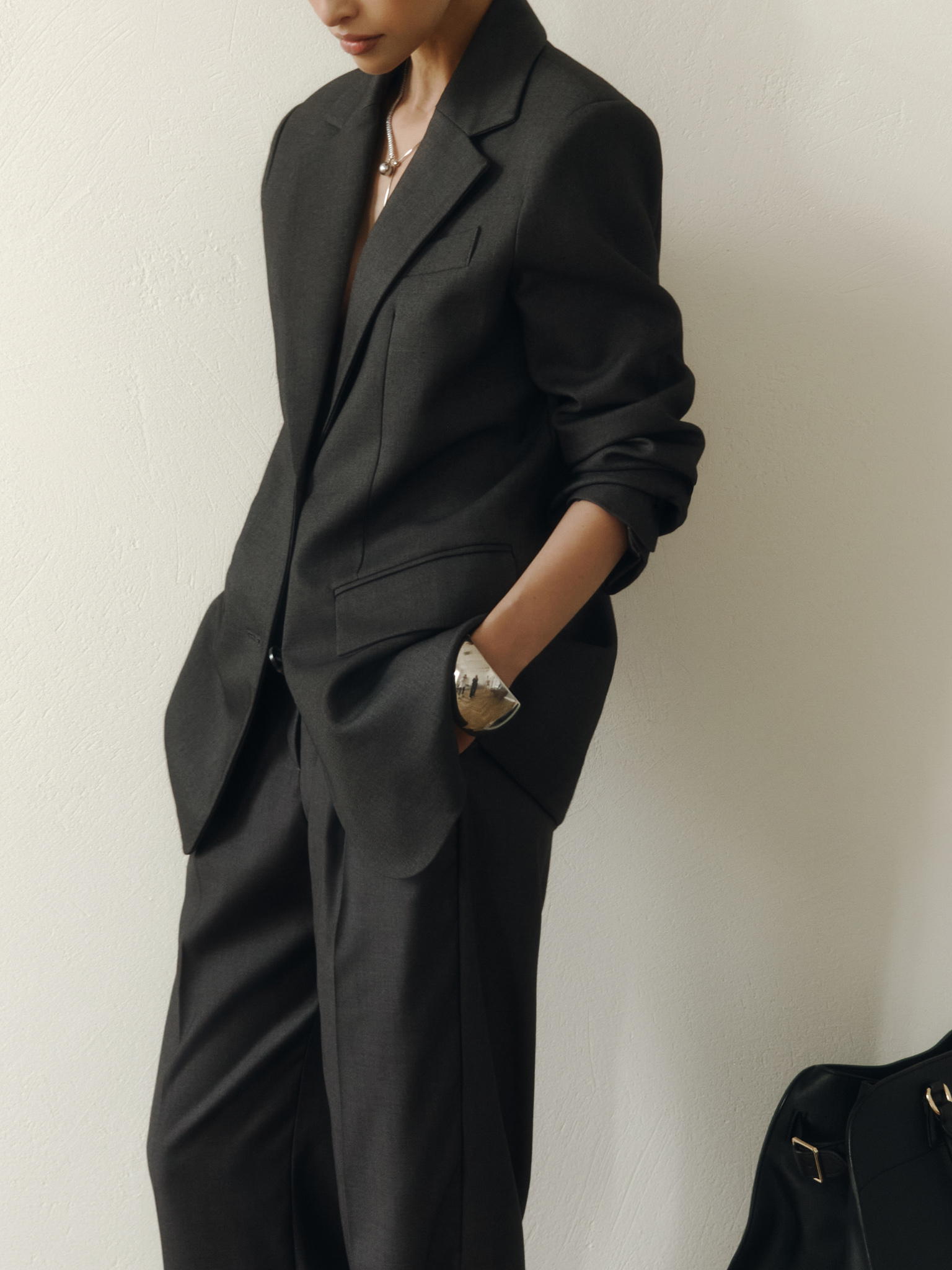 Straight jacket in suiting fabric