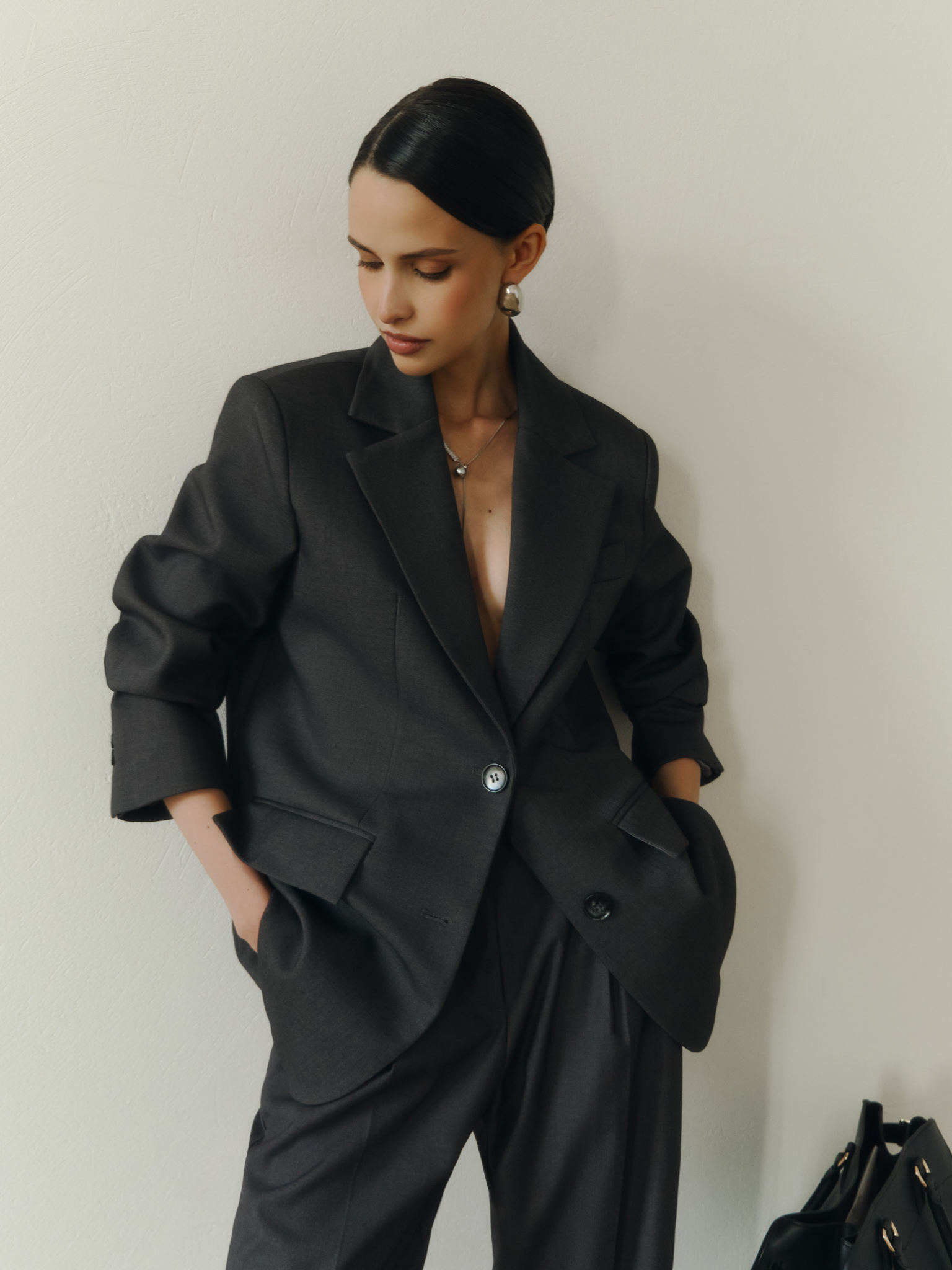 Straight jacket in suiting fabric