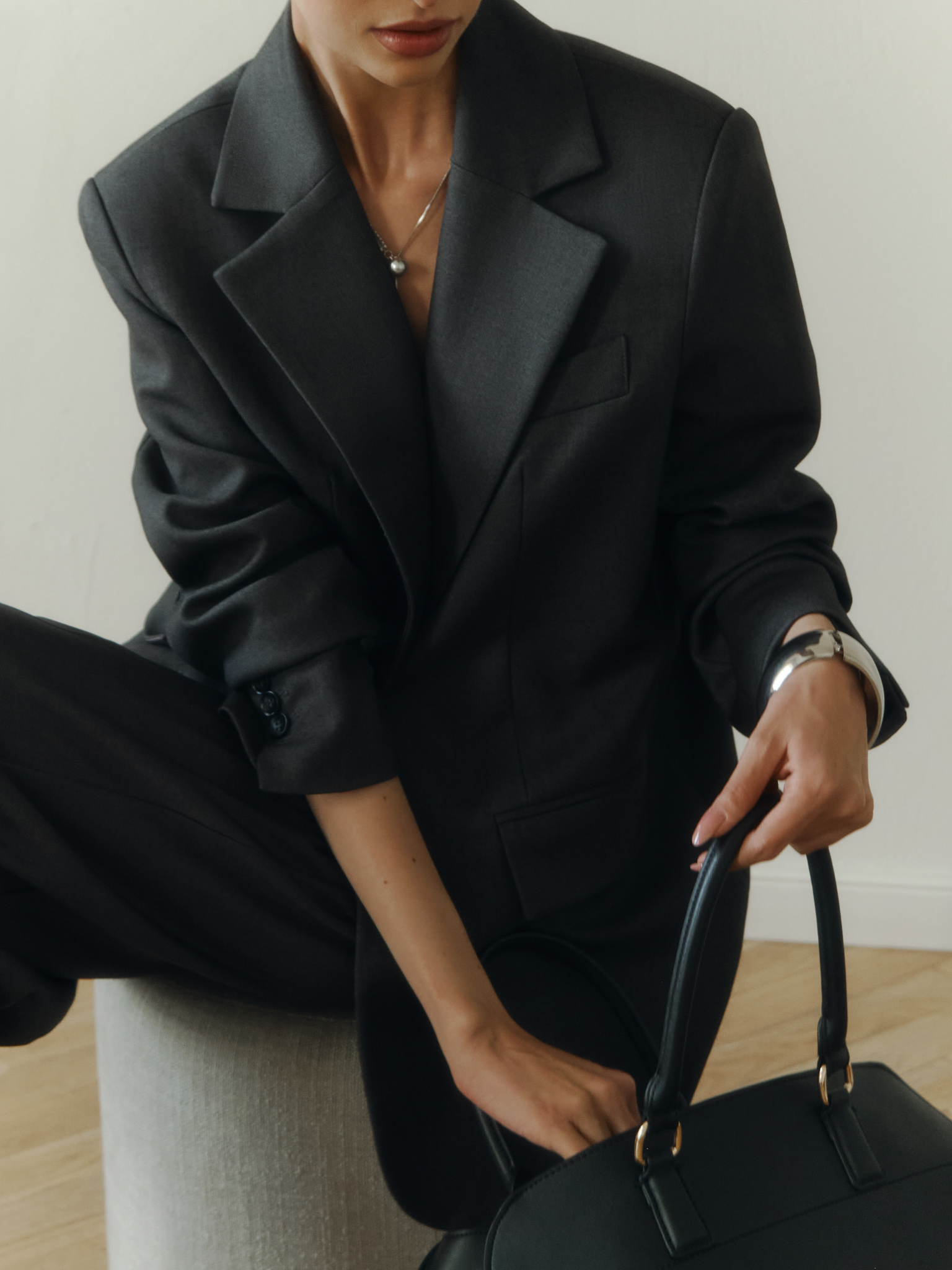 Straight jacket in suiting fabric