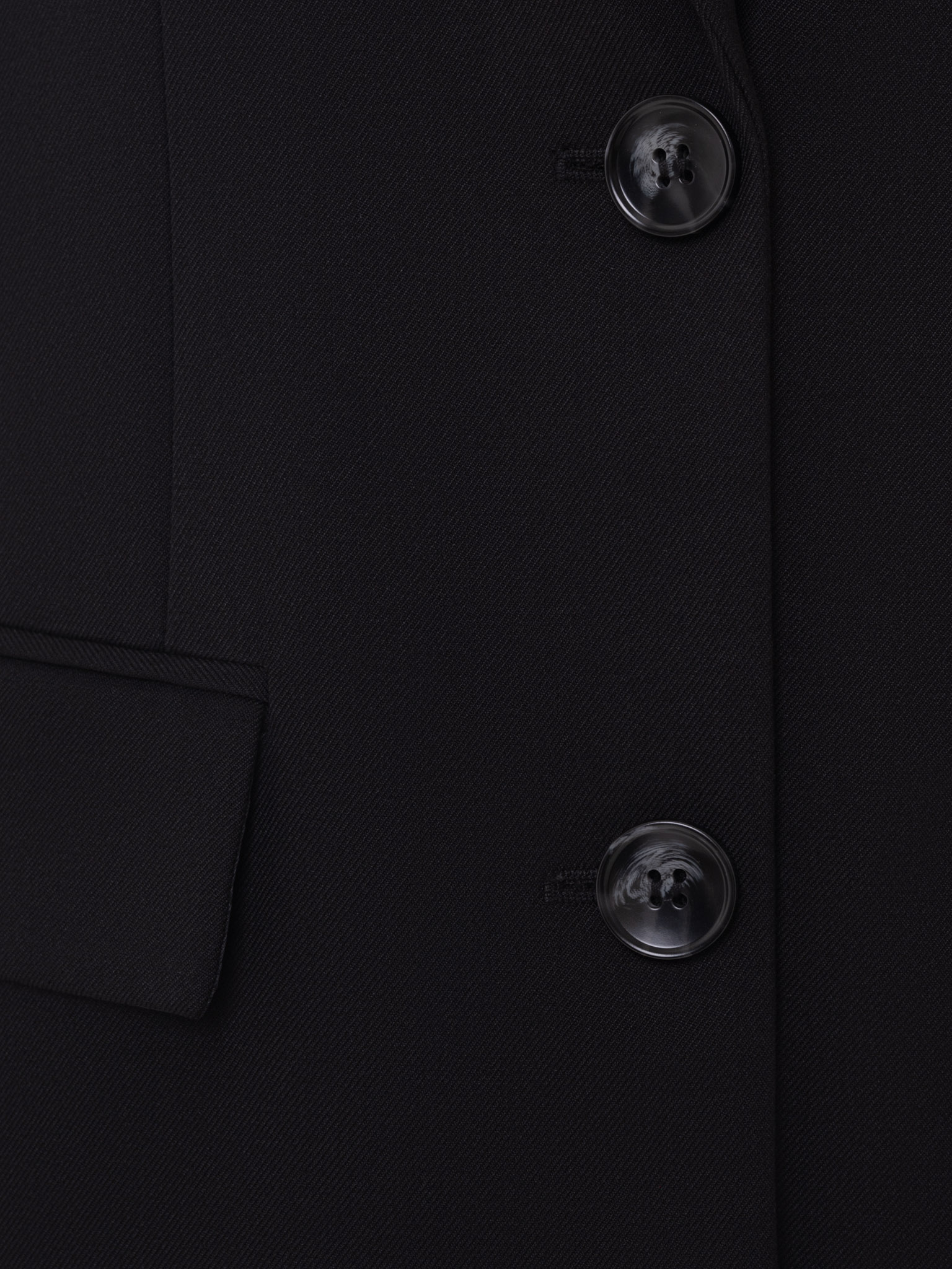 Straight jacket in suiting fabric