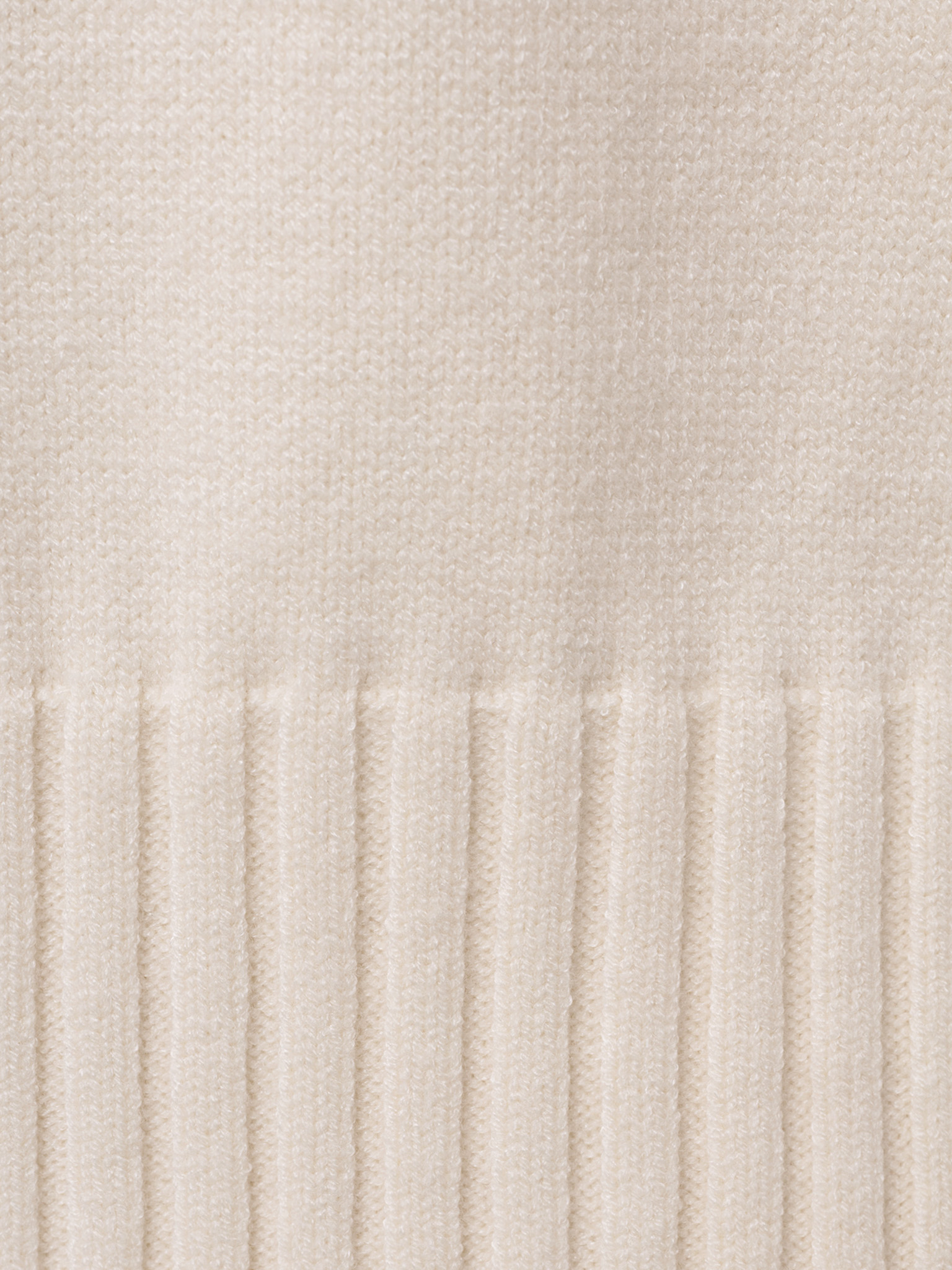 Lockerer Pullover mit V-Ausschnitt