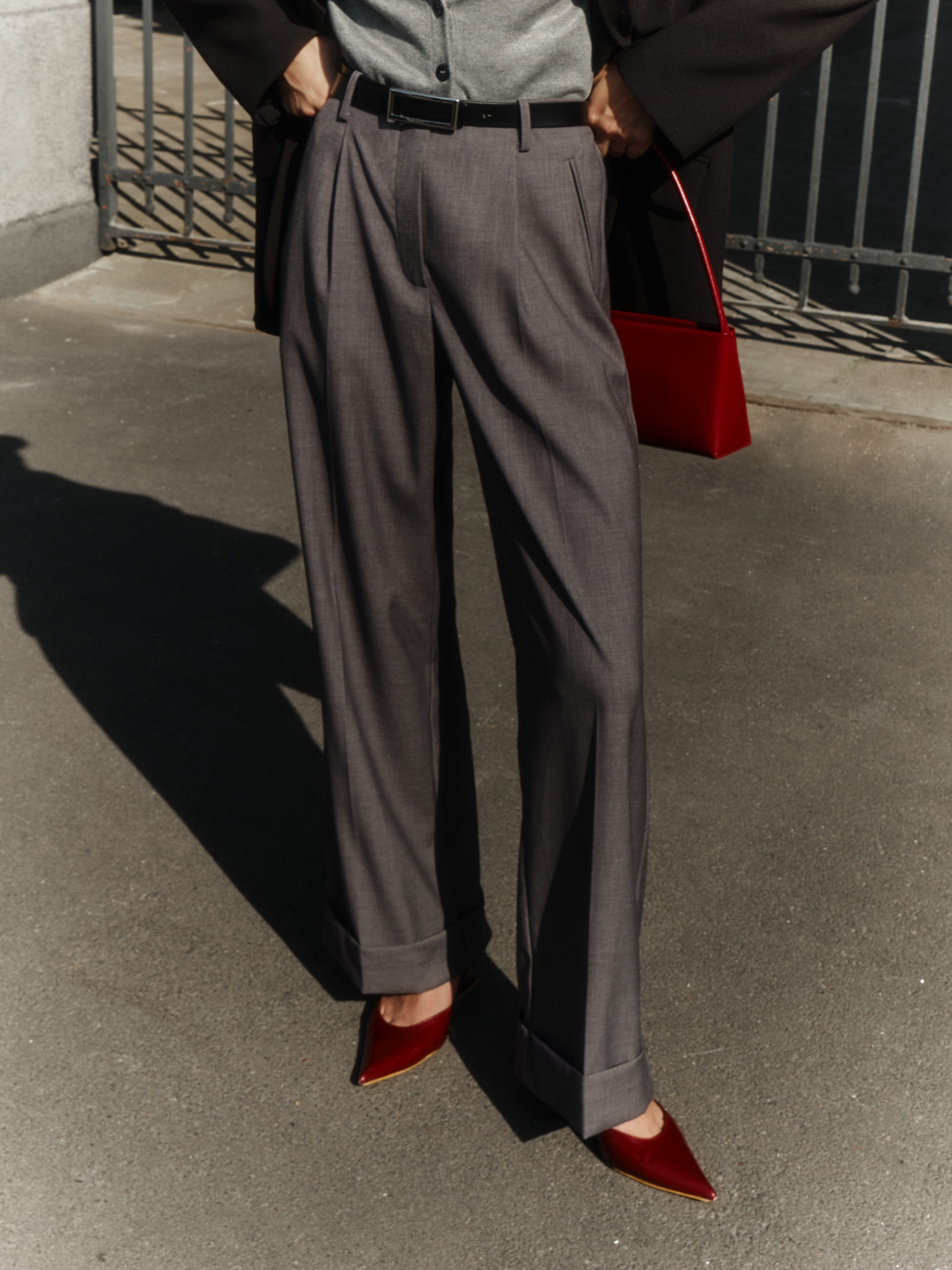 Suiting trousers with waist pleats and lapels
