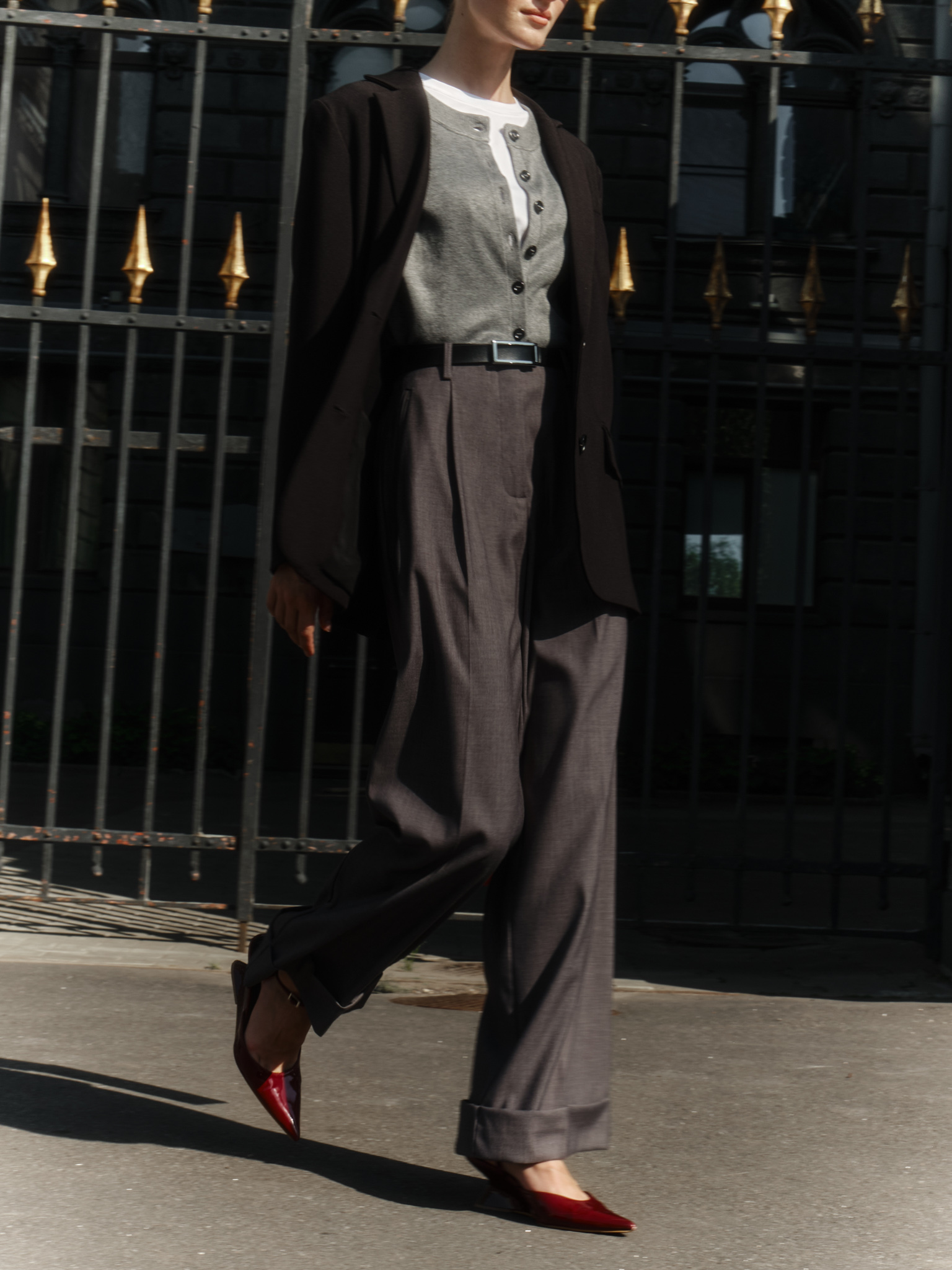 Suiting trousers with waist pleats and lapels