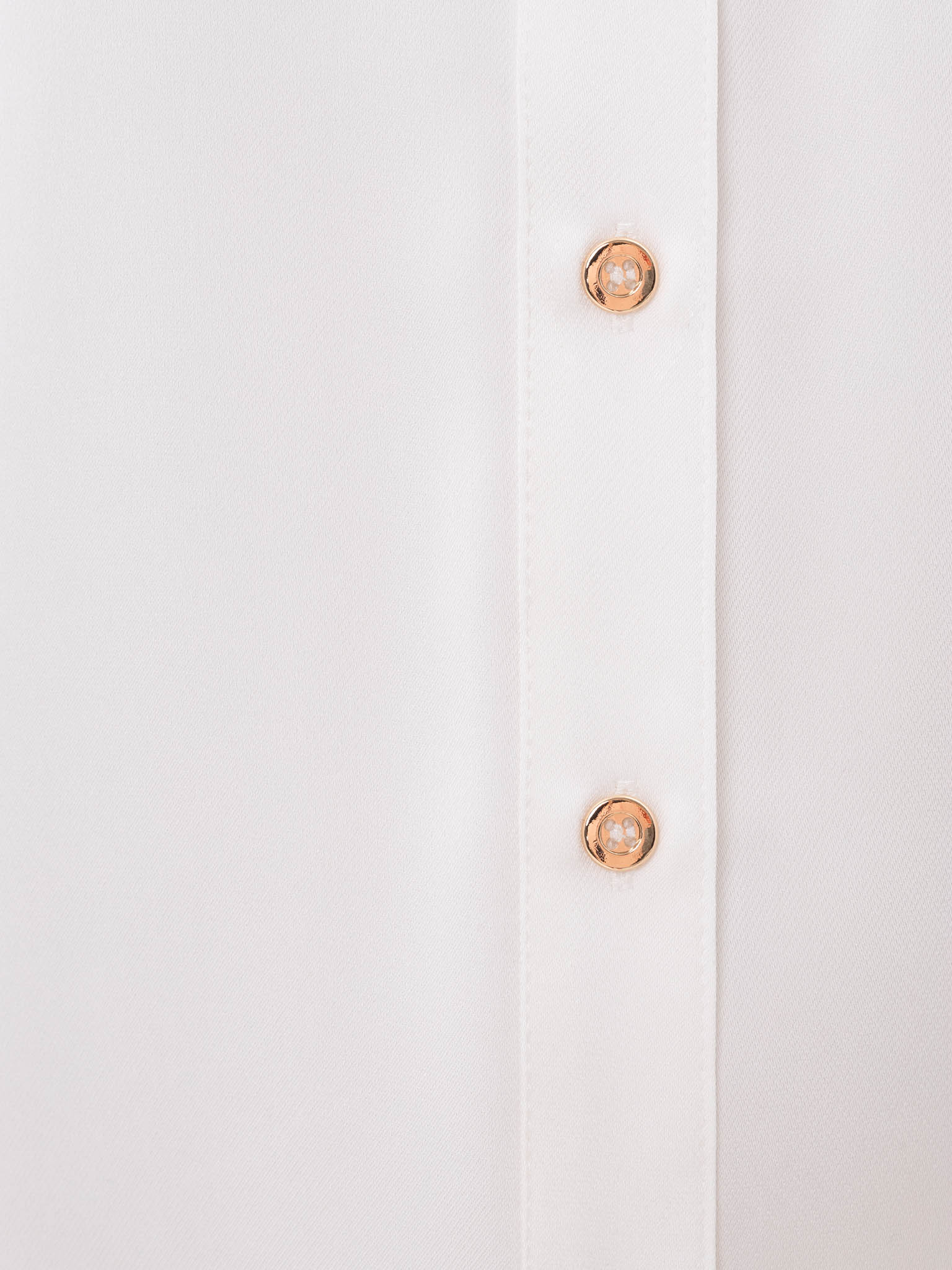 Loose fit shirt with wide cuffs