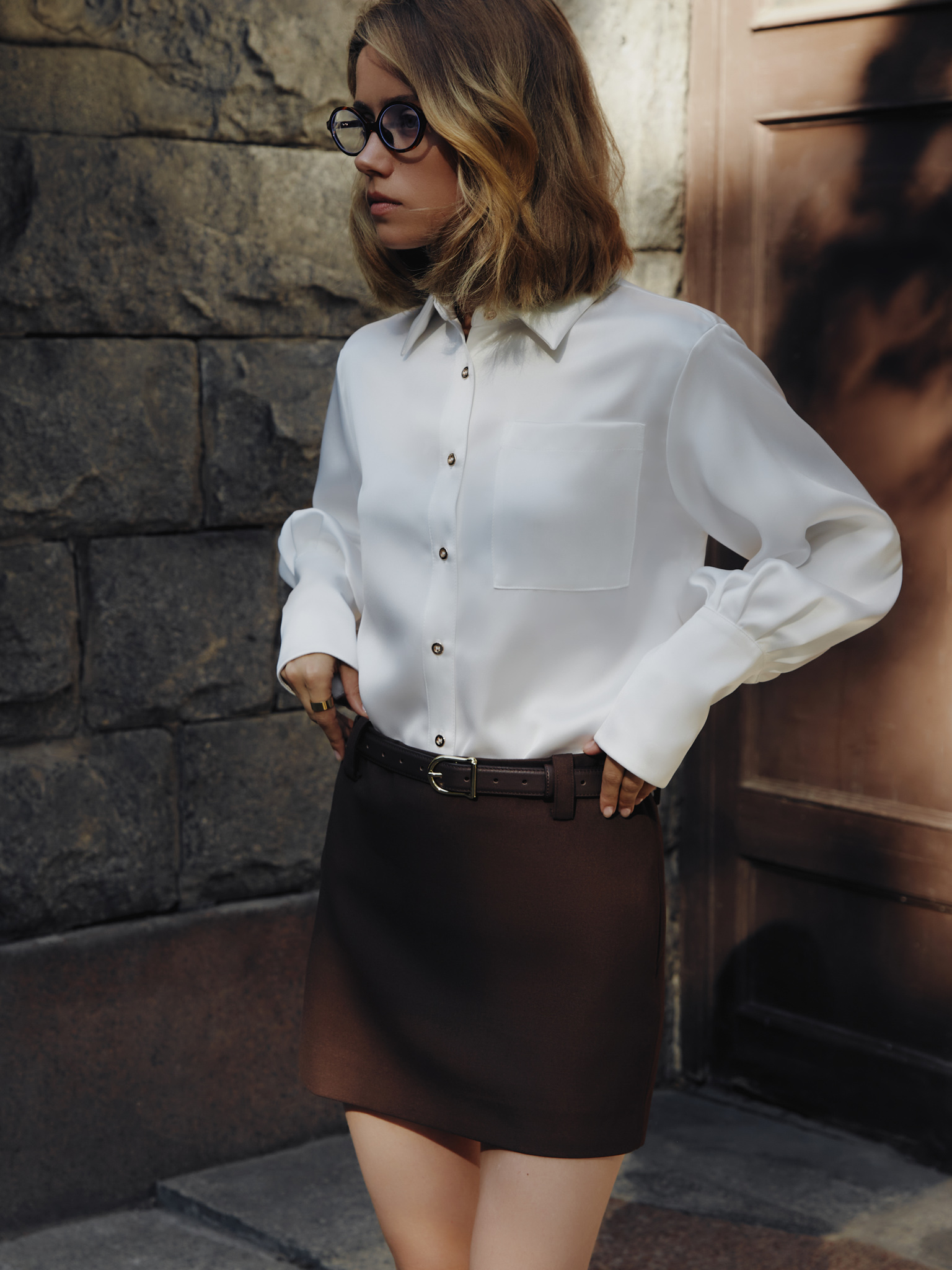 Loose fit shirt with wide cuffs
