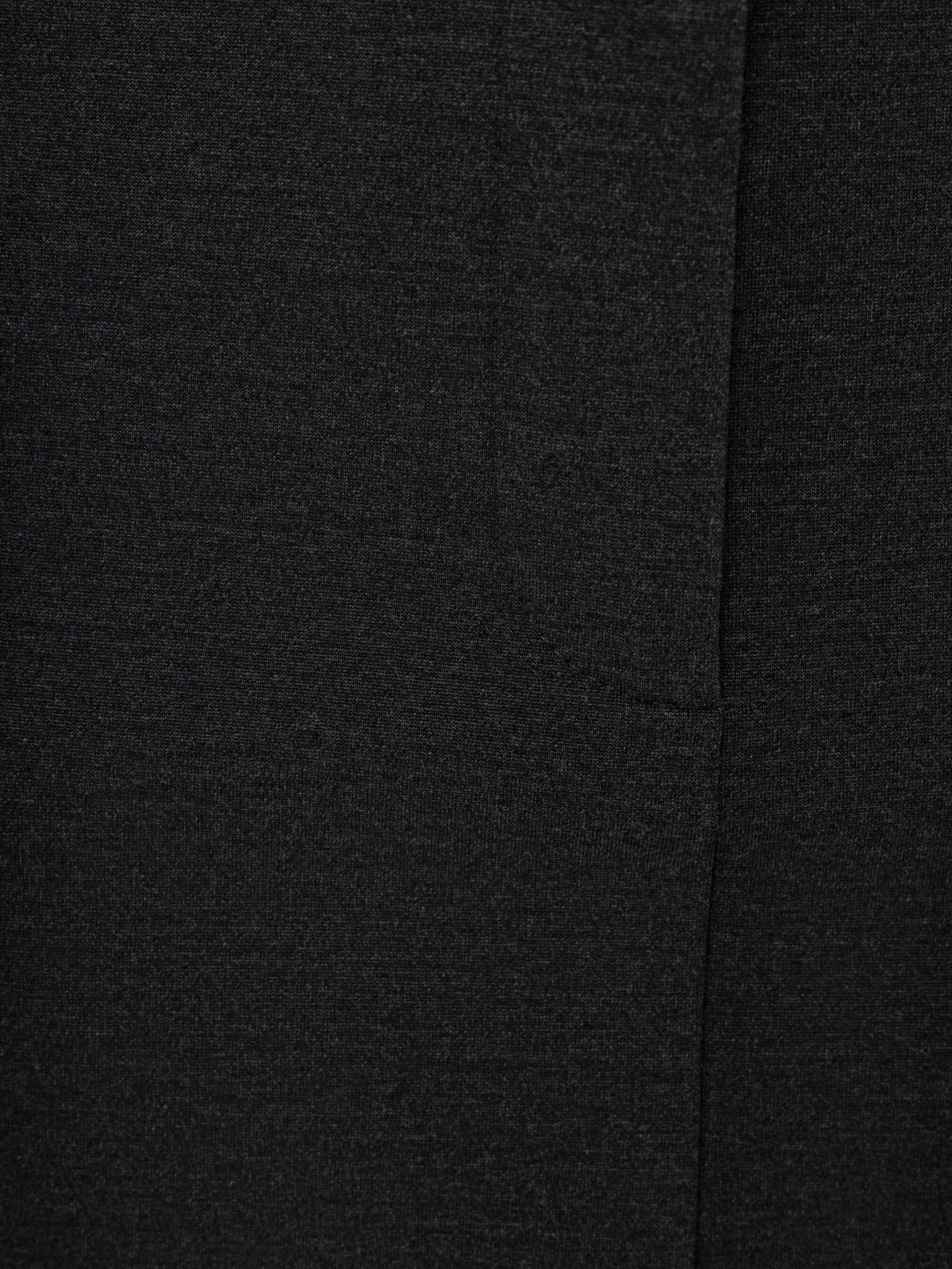 Straight knee-length pencil skirt with belt