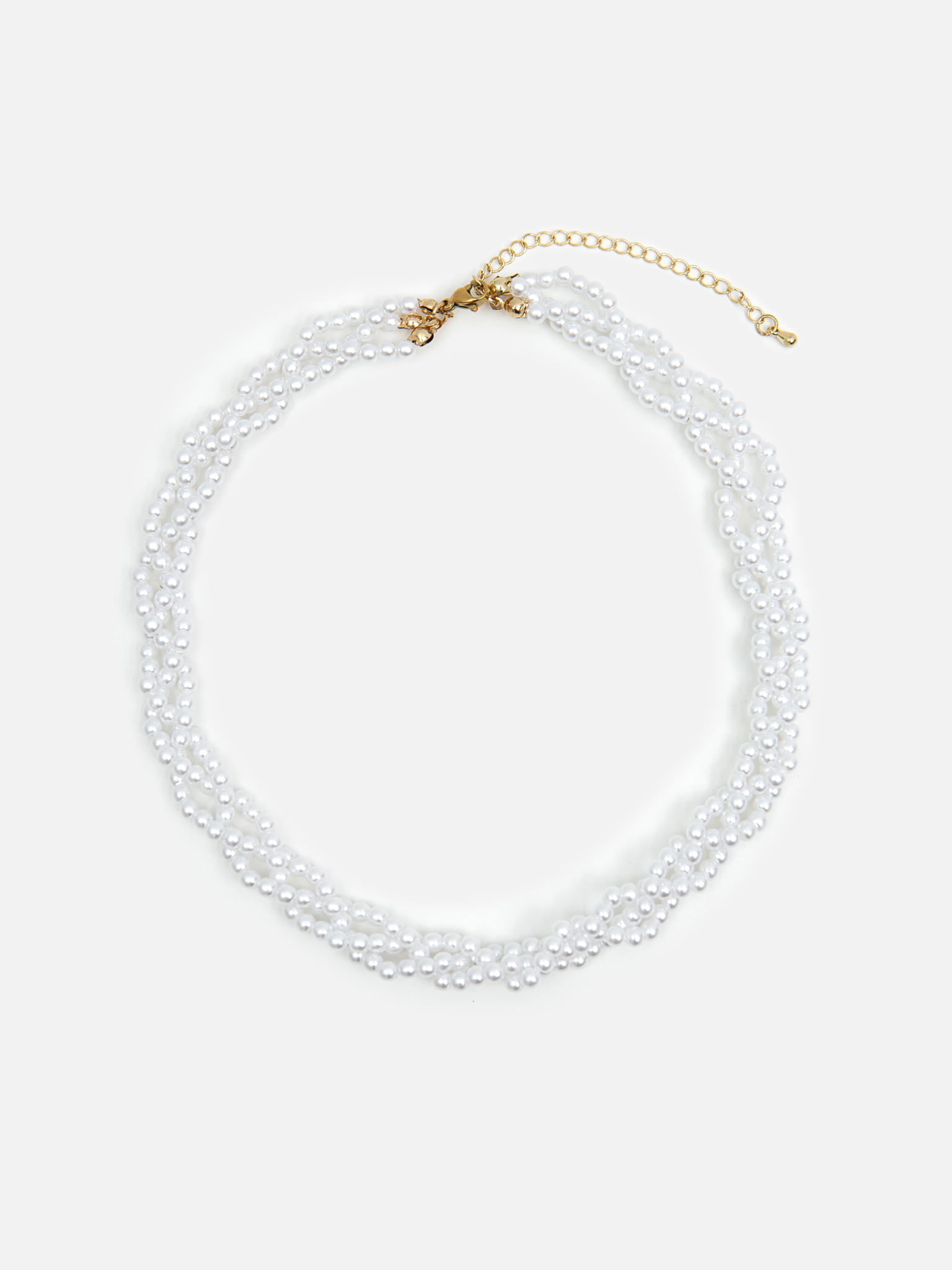 Necklace of fine pearl threads