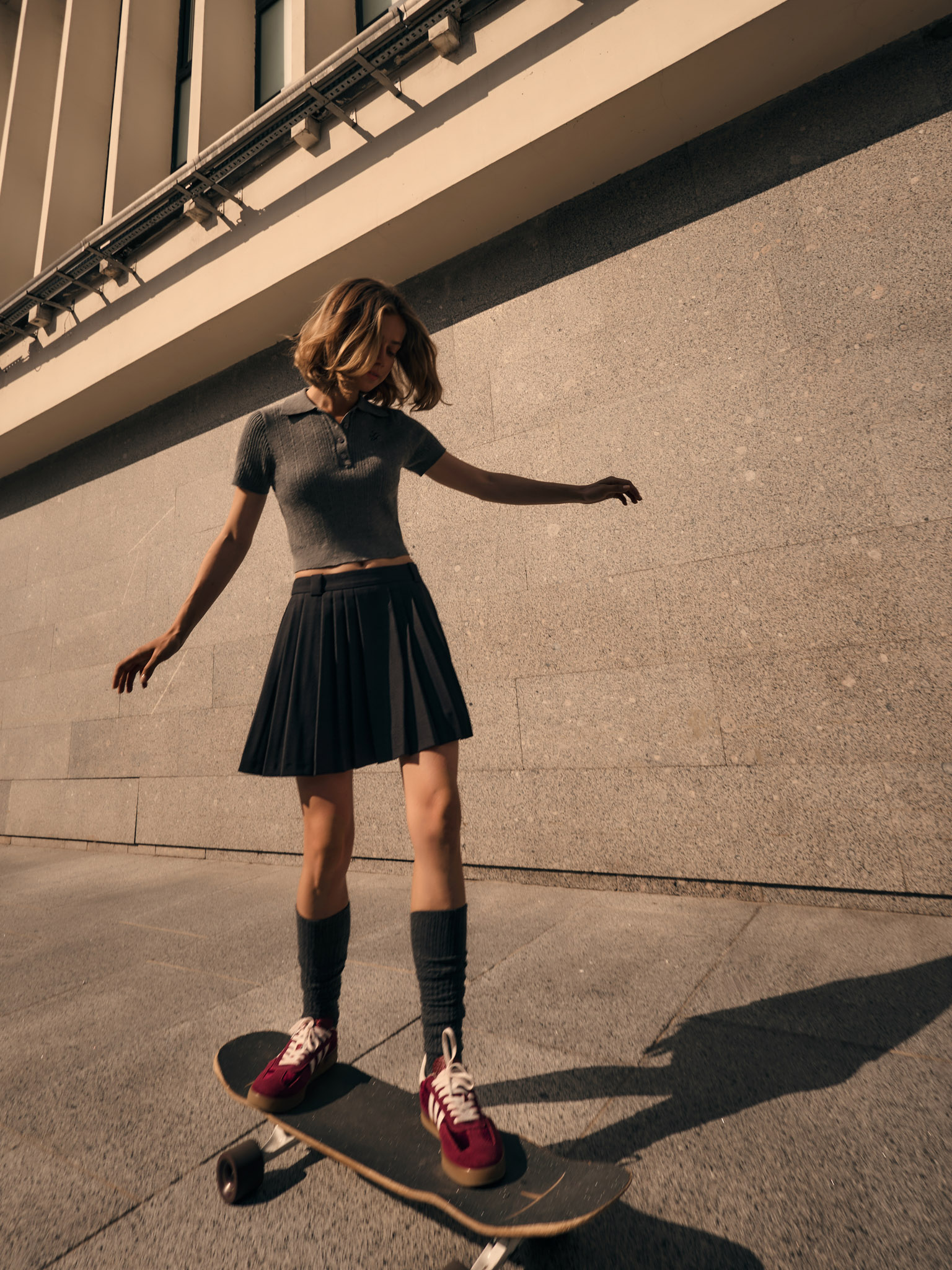 Mid-rise mini skirt with pleats