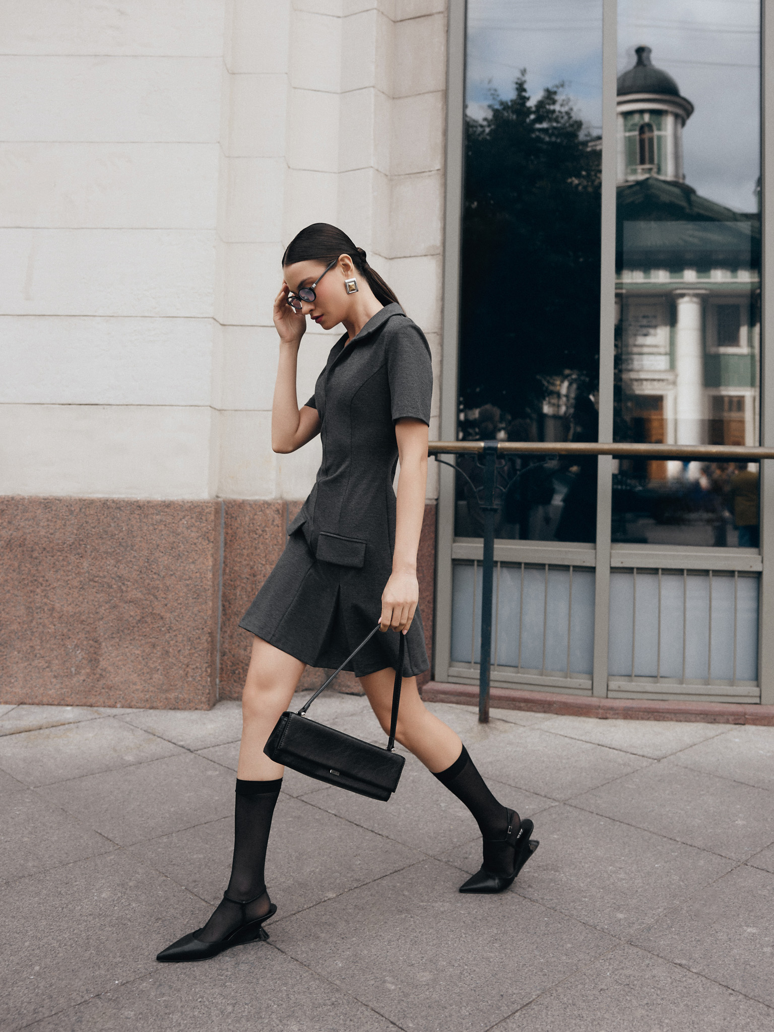 Mini dress with V-neckline and lapel collar