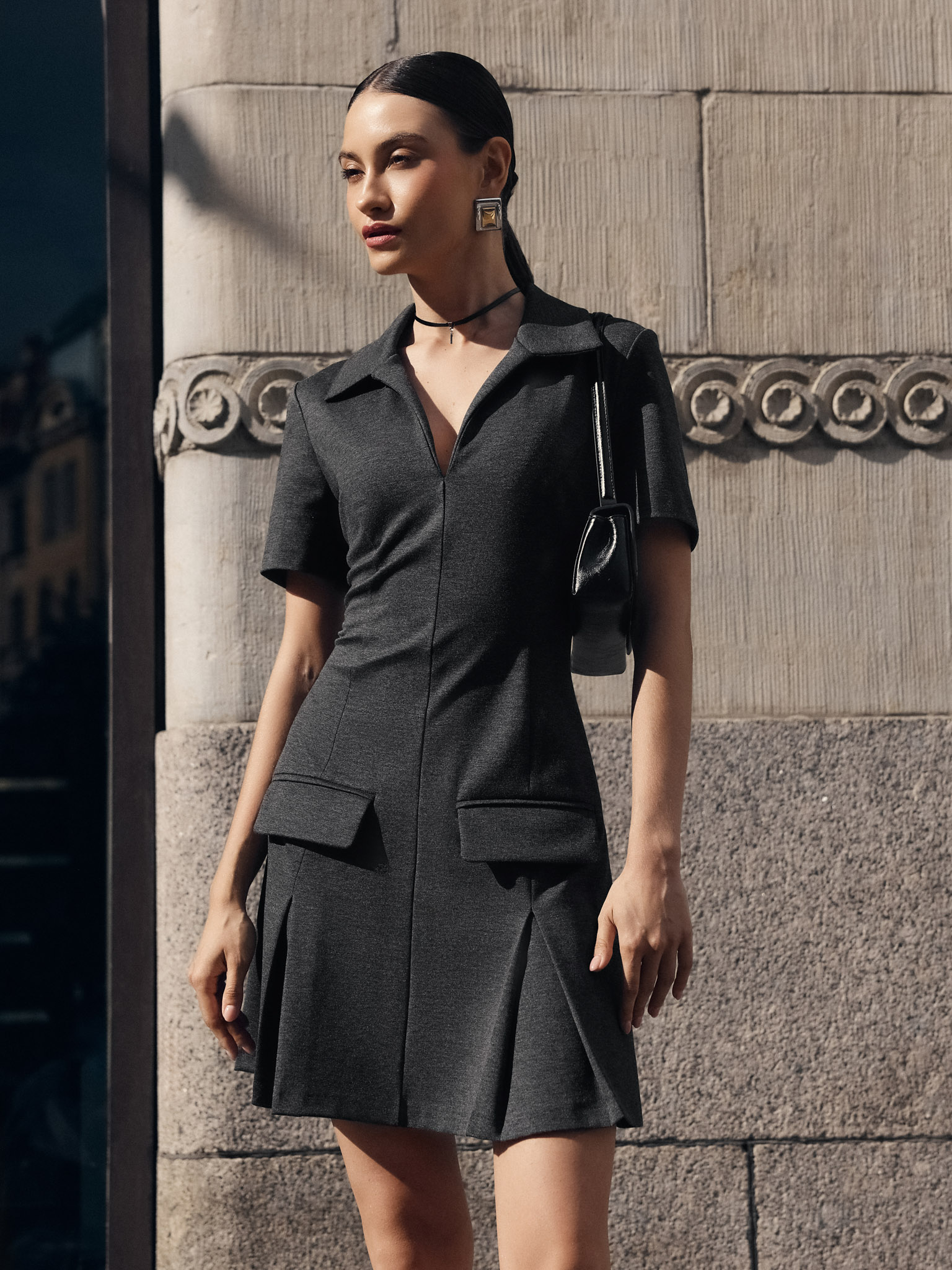 Mini dress with V-neckline and lapel collar