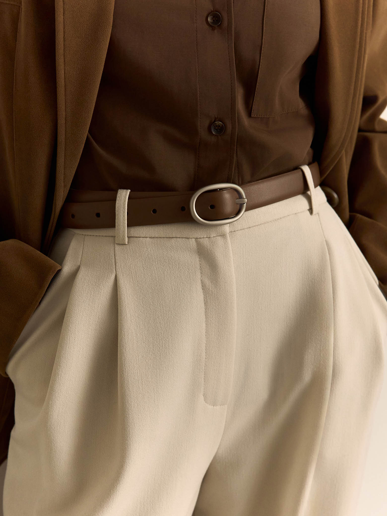 Leather belt with matte oval buckle