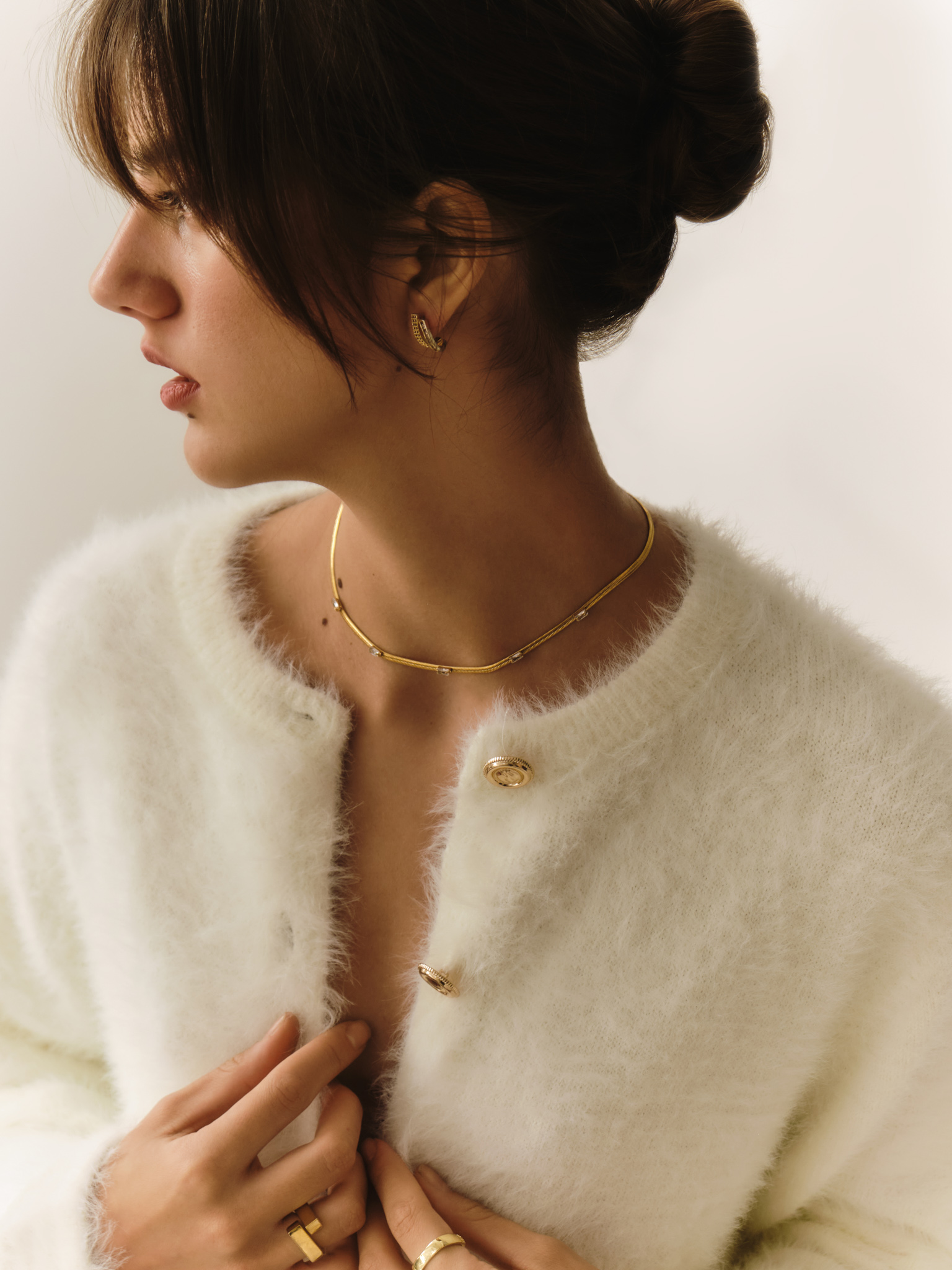 Round chain with rectangular rhinestones