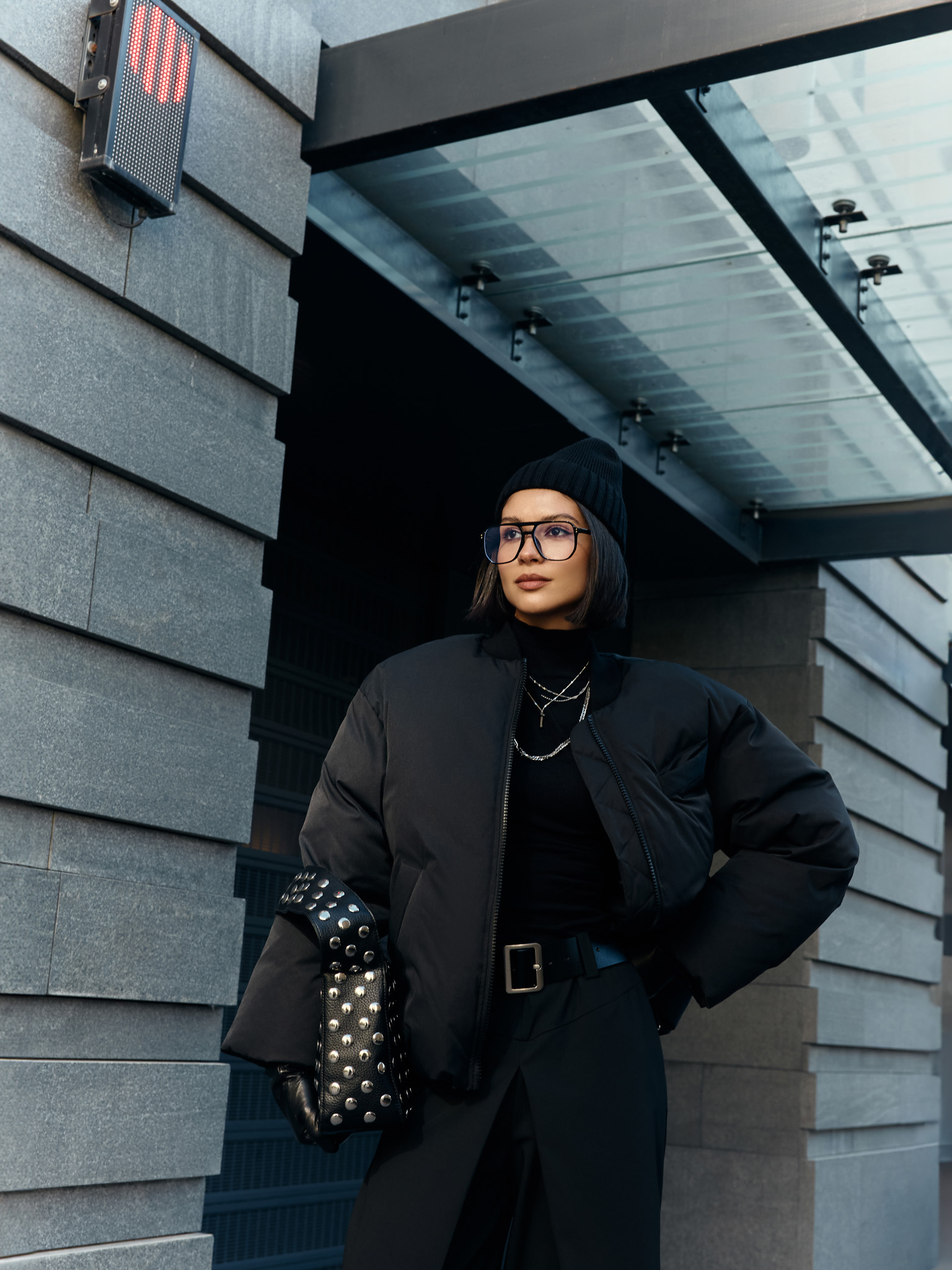 Loose-fitting bomber