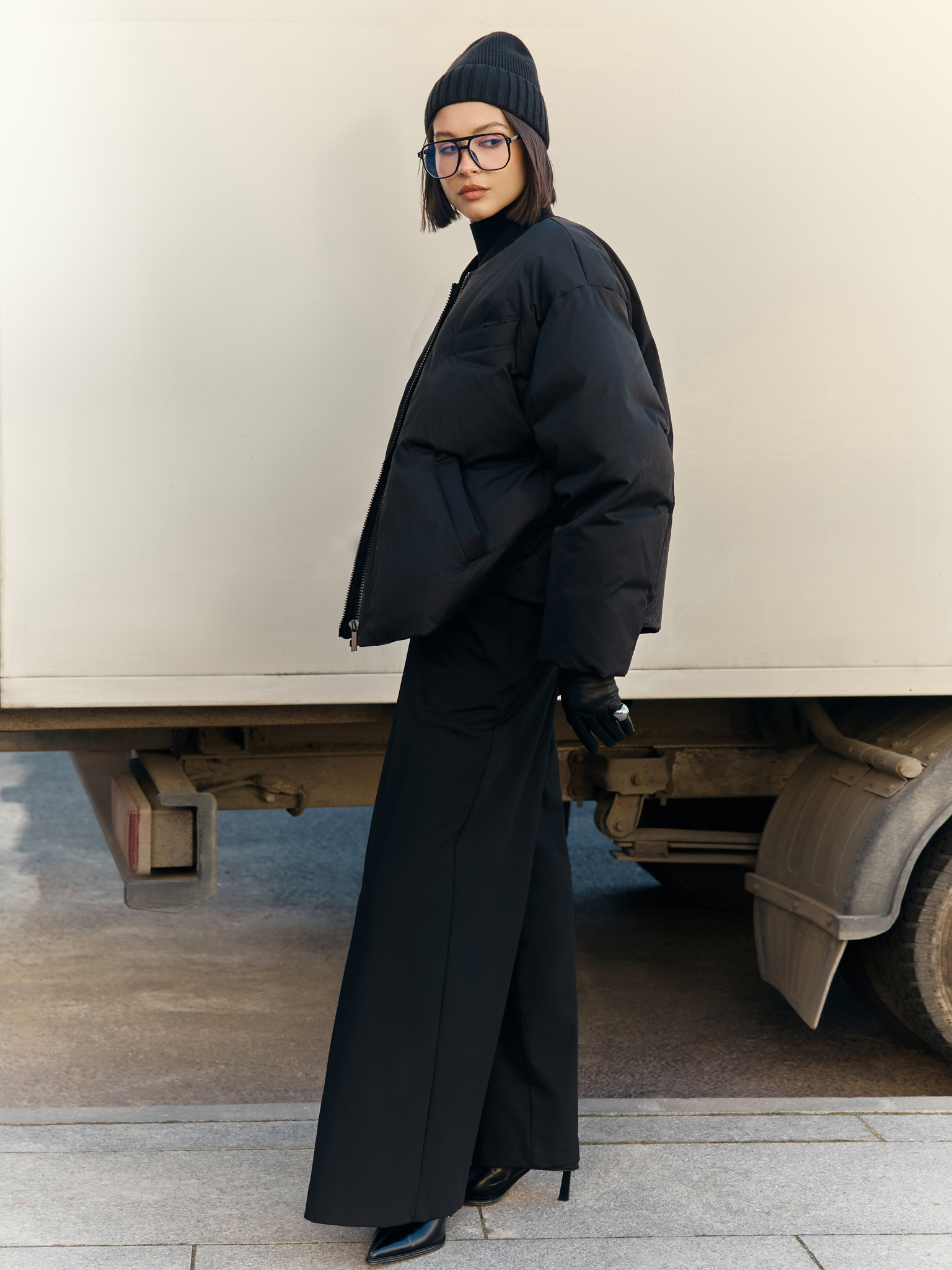 Loose-fitting bomber