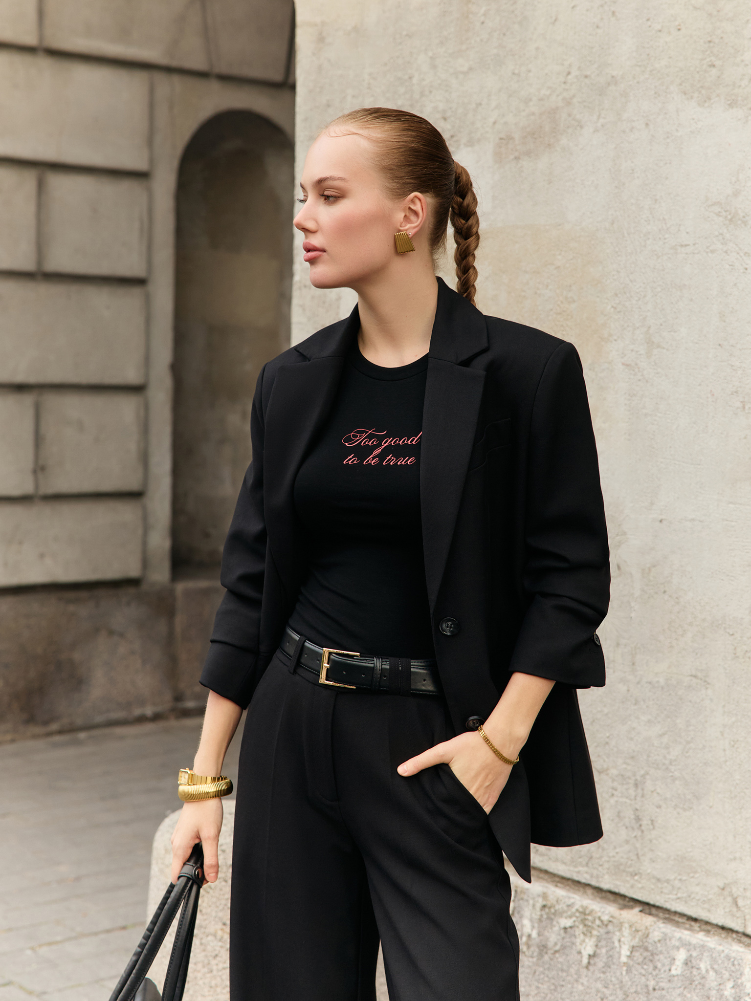 Cropped fitted T-shirt with lettering