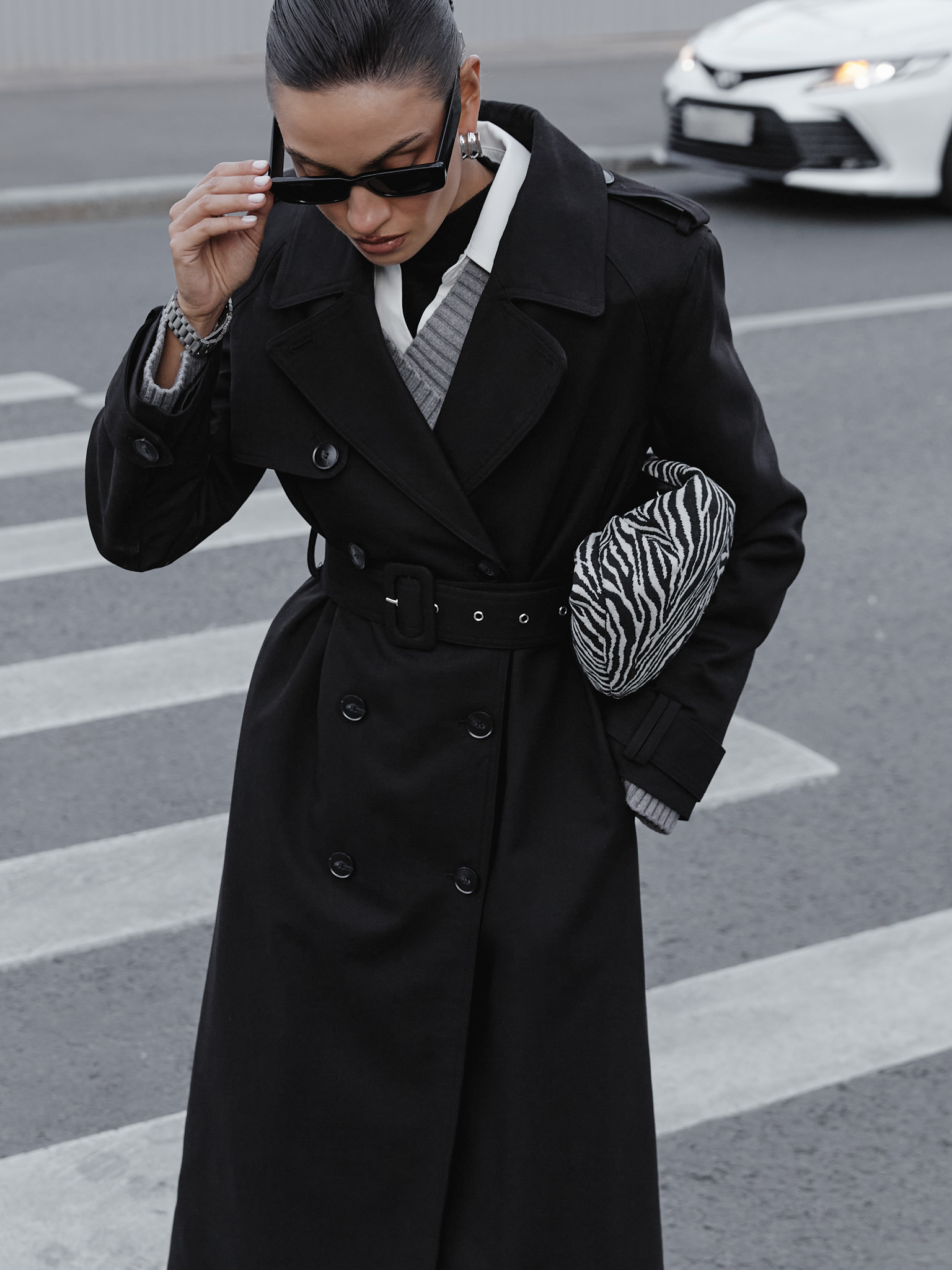 Тренч макси с подчеркнутыми плечами