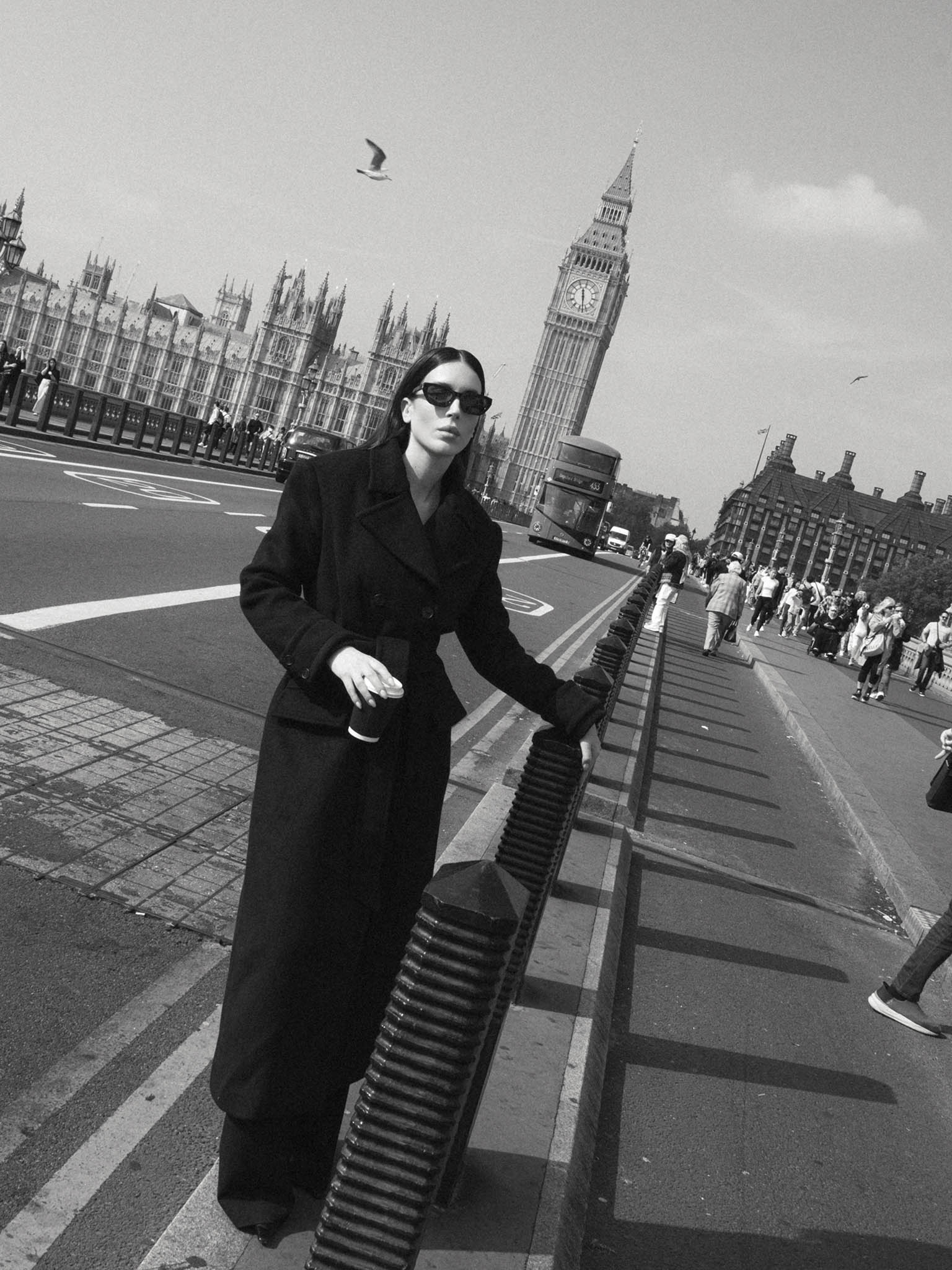 Шерстяное пальто оверсайз с широким поясом