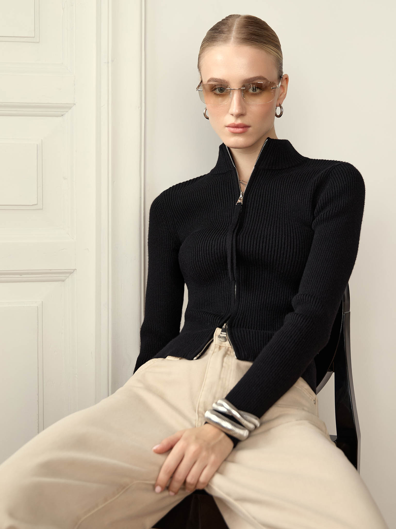 Rib-knit cardigan with zip fastening