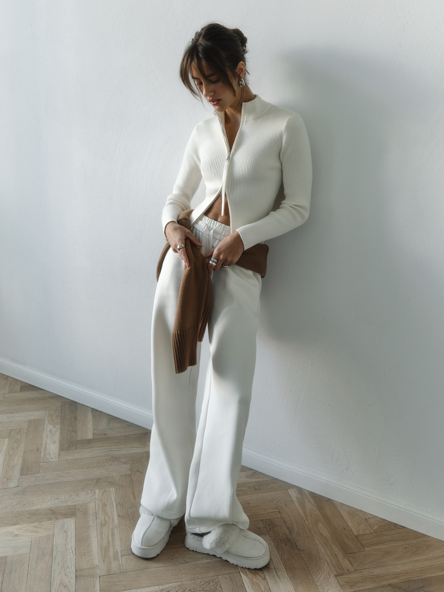 Rib-knit cardigan with zip fastening