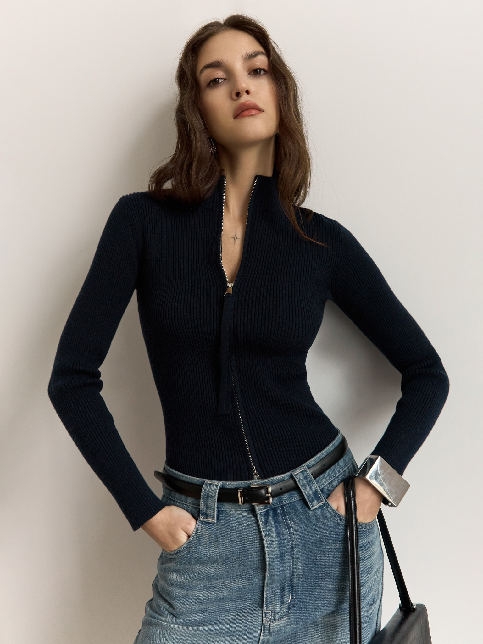 Rib-knit cardigan with zip fastening