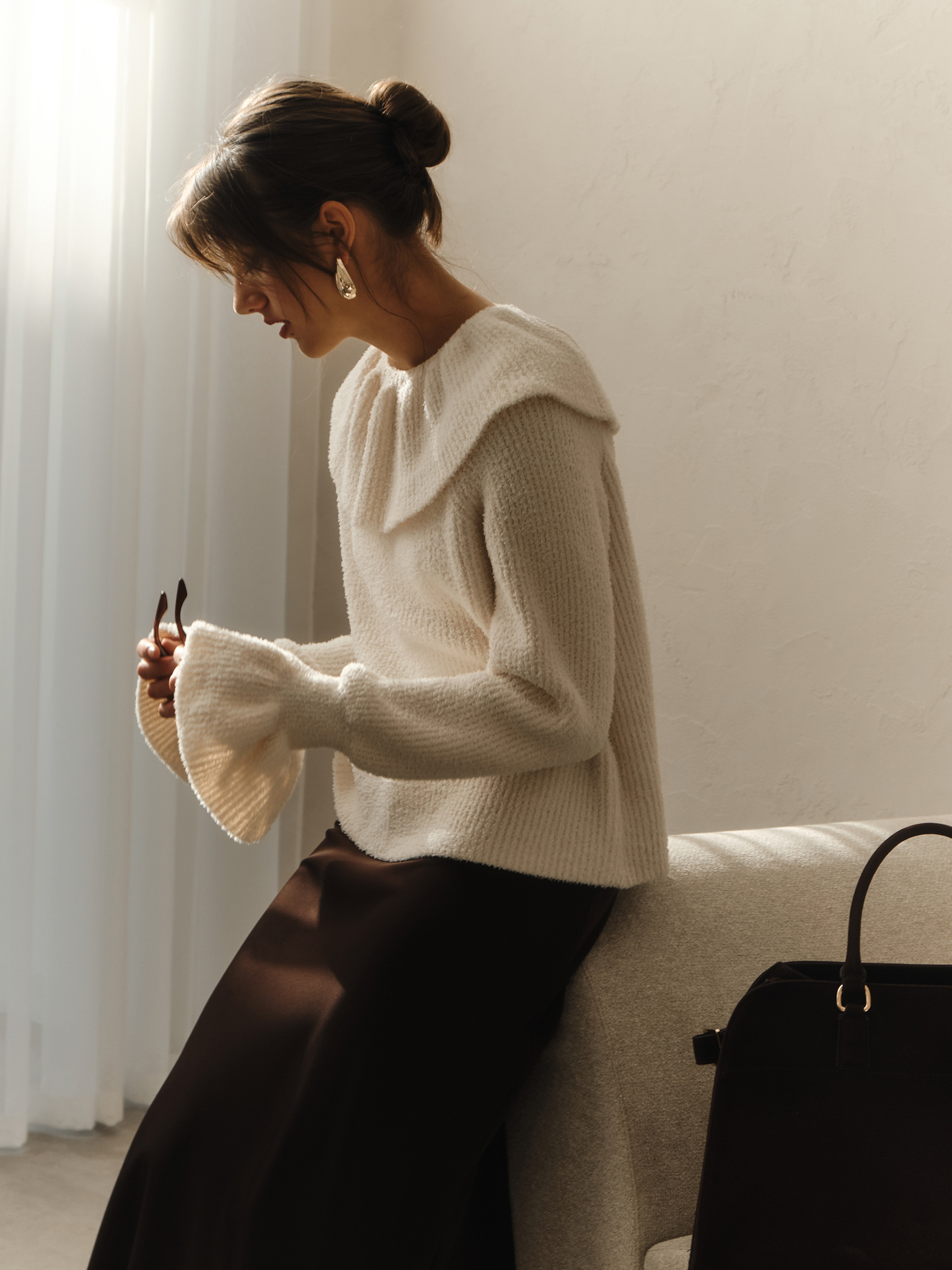 Pullover mit Volants an Kragen und Ärmeln