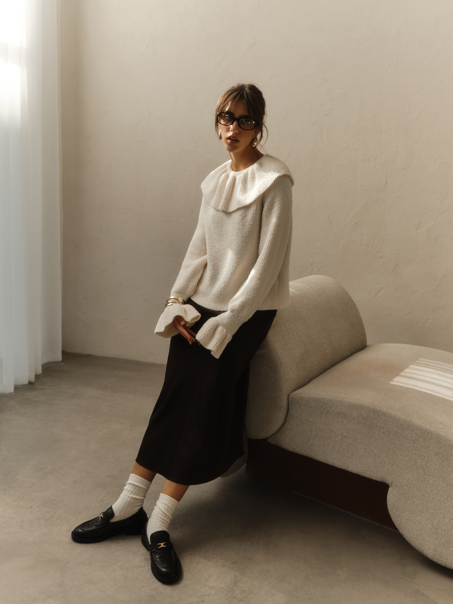 Pullover mit Volants an Kragen und Ärmeln