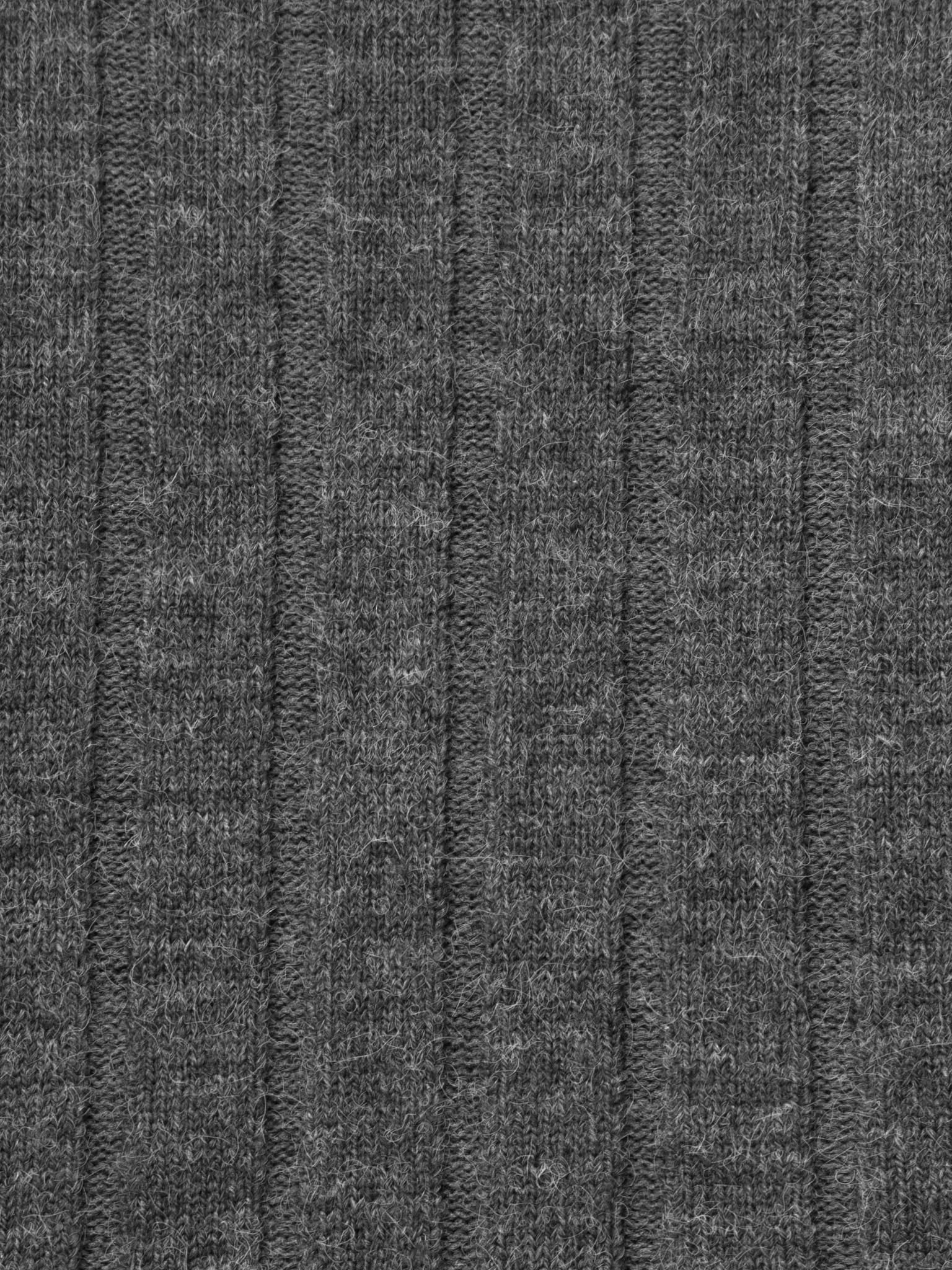 Dzianinowy sweter z imitacją koszuli