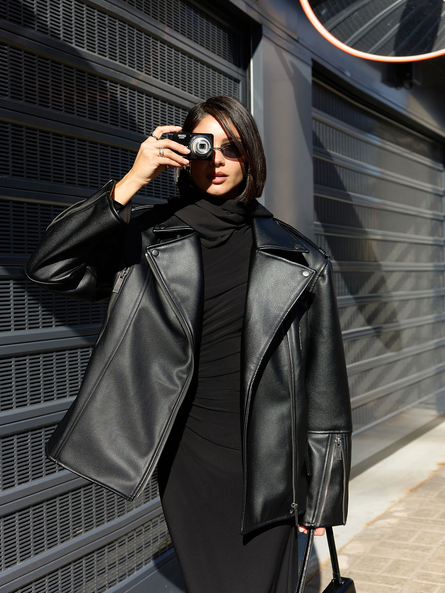 Bikerjacke aus Eco-Leder mit betonten Schultern