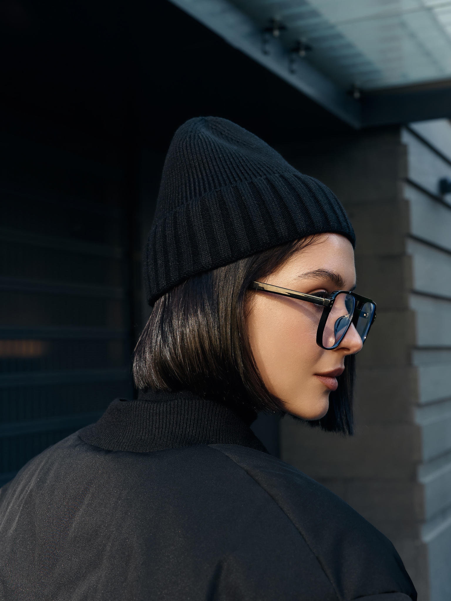 Fitted beanie in combined knitted fabric