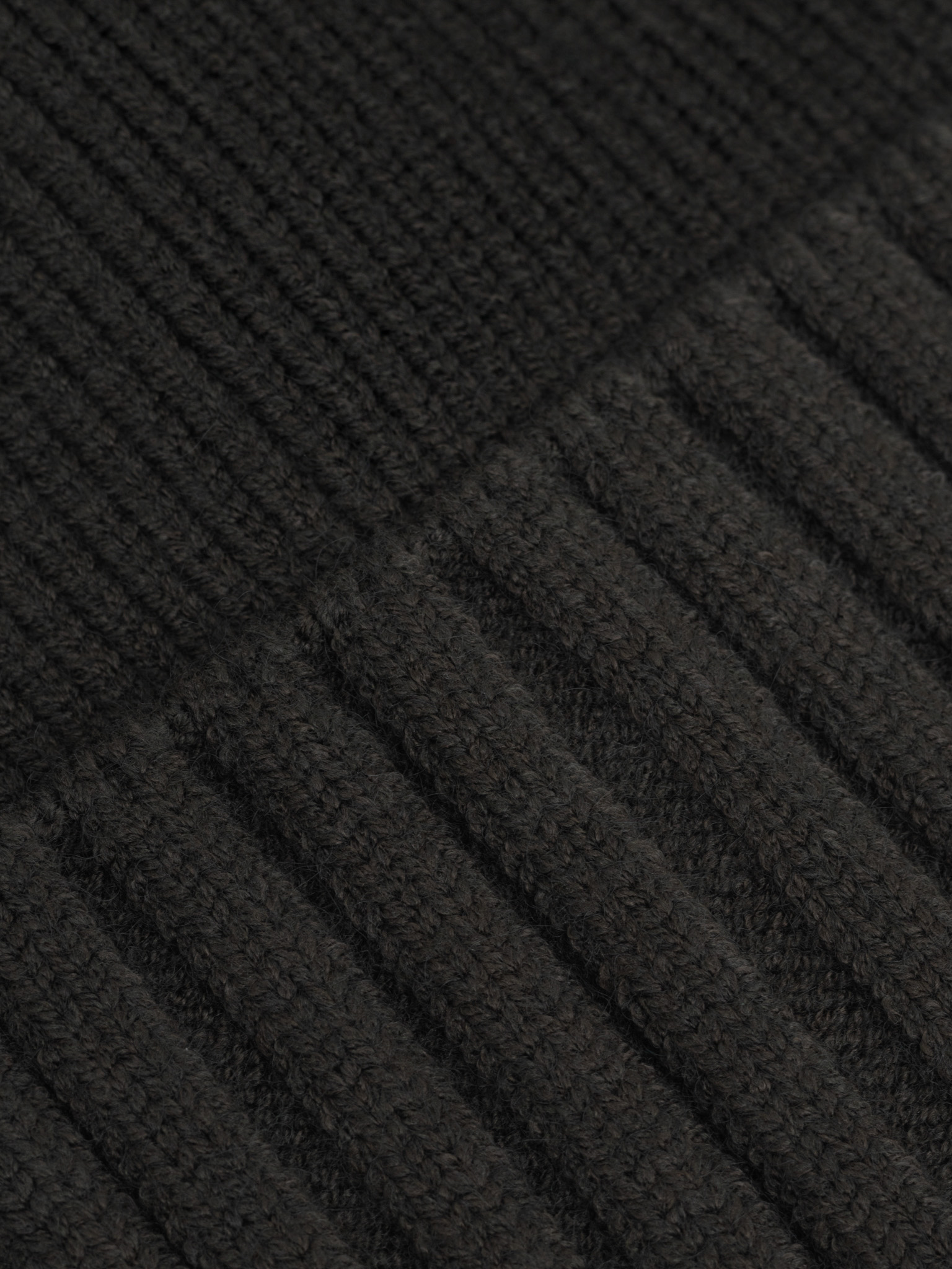 Прилегающая шапка бини из комбинированного трикотажа