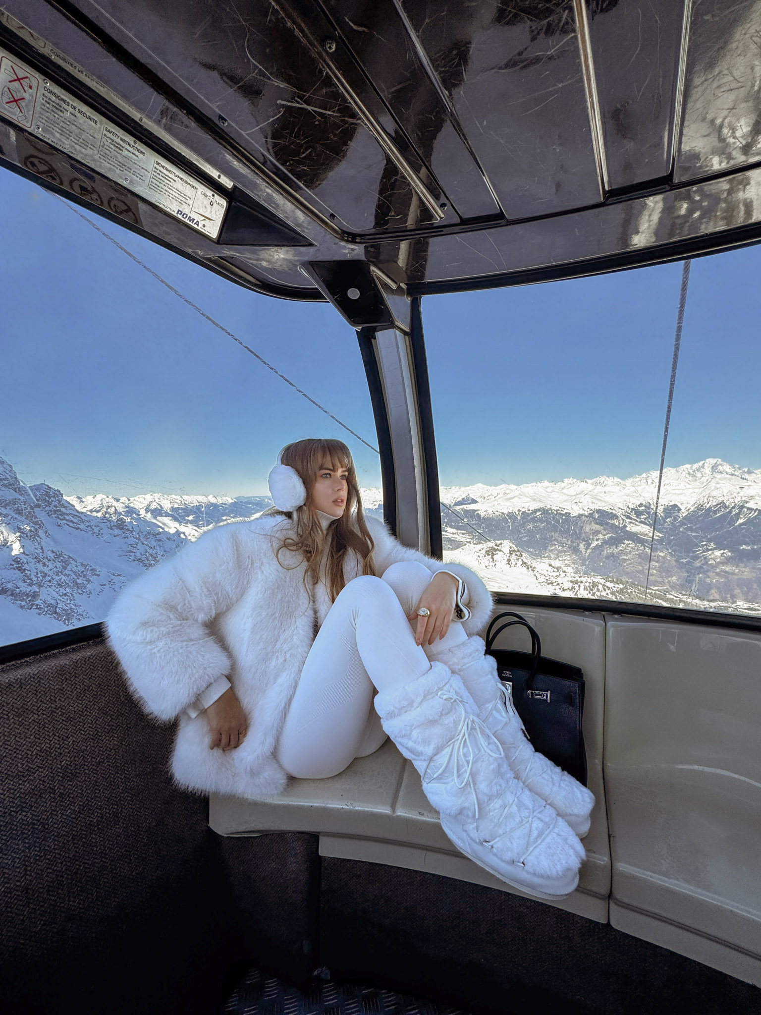 Kurzer Eco-Pelzmantel mit üppigem Flor