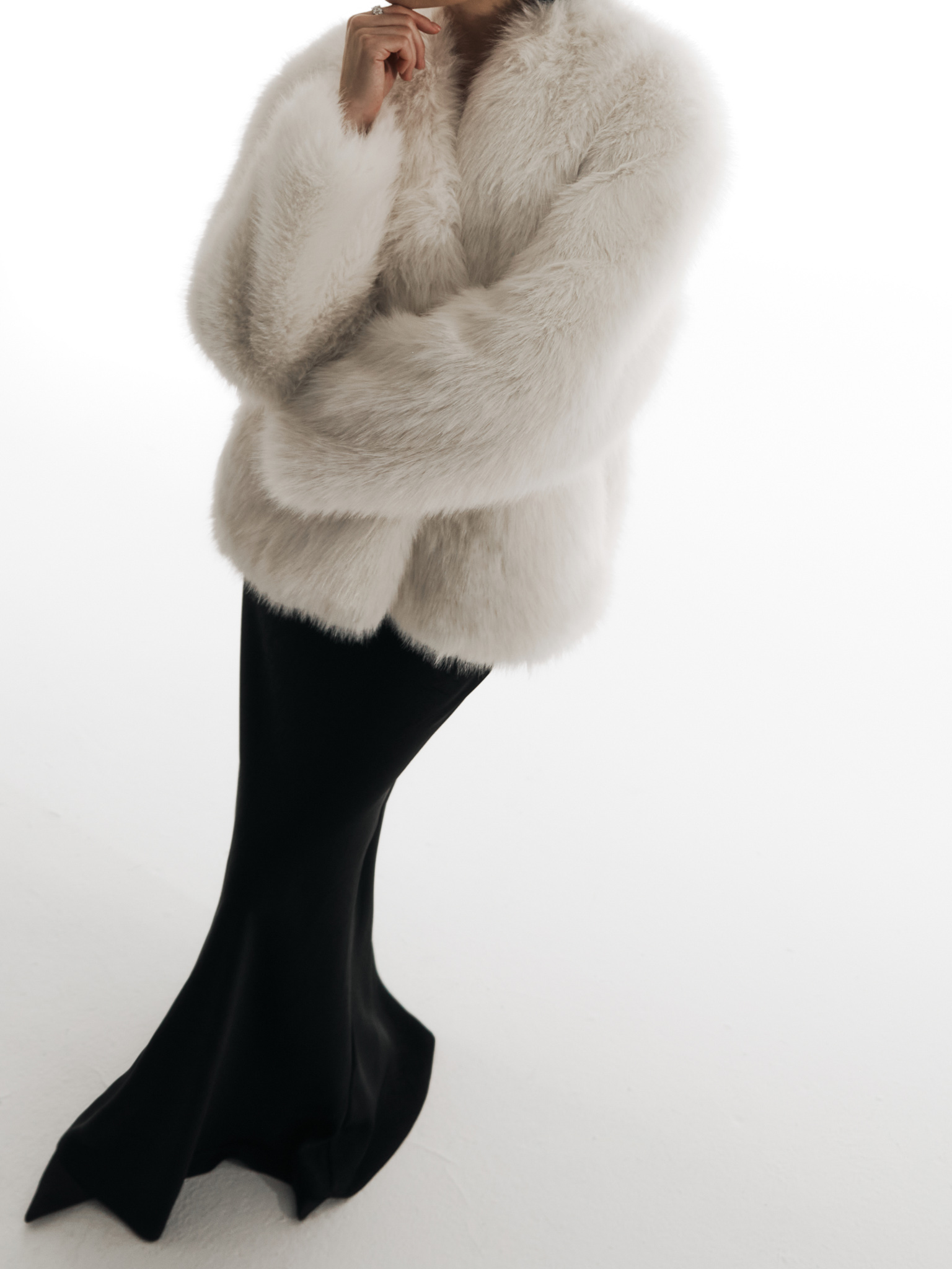 Kurzer Eco-Pelzmantel mit üppigem Flor