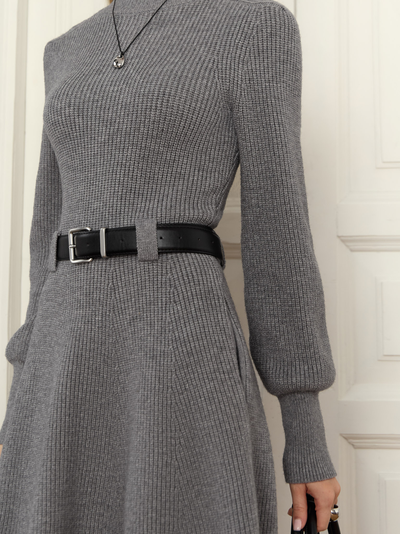Mini knitted dress with a belt