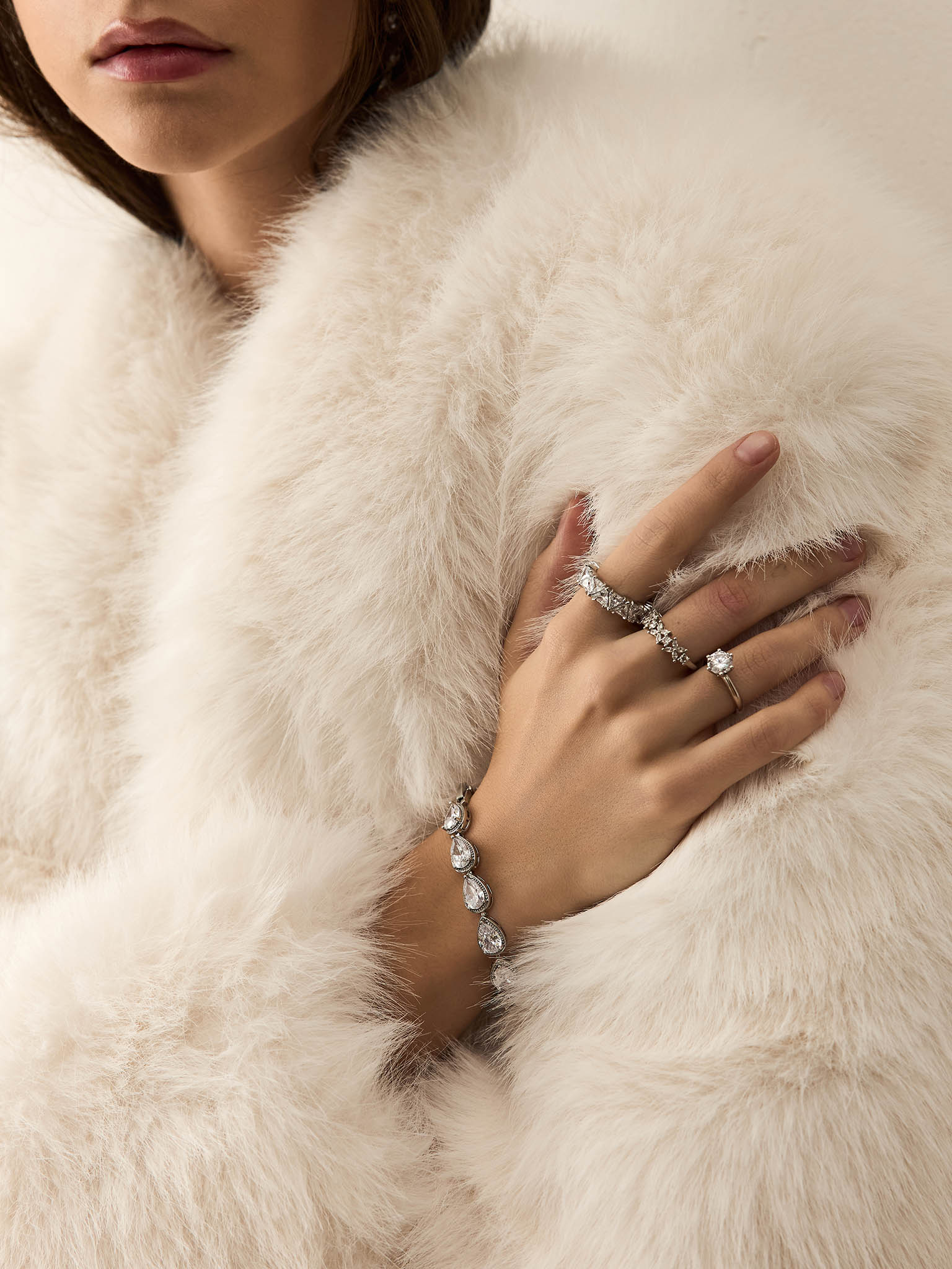 Bracelet of drop stones