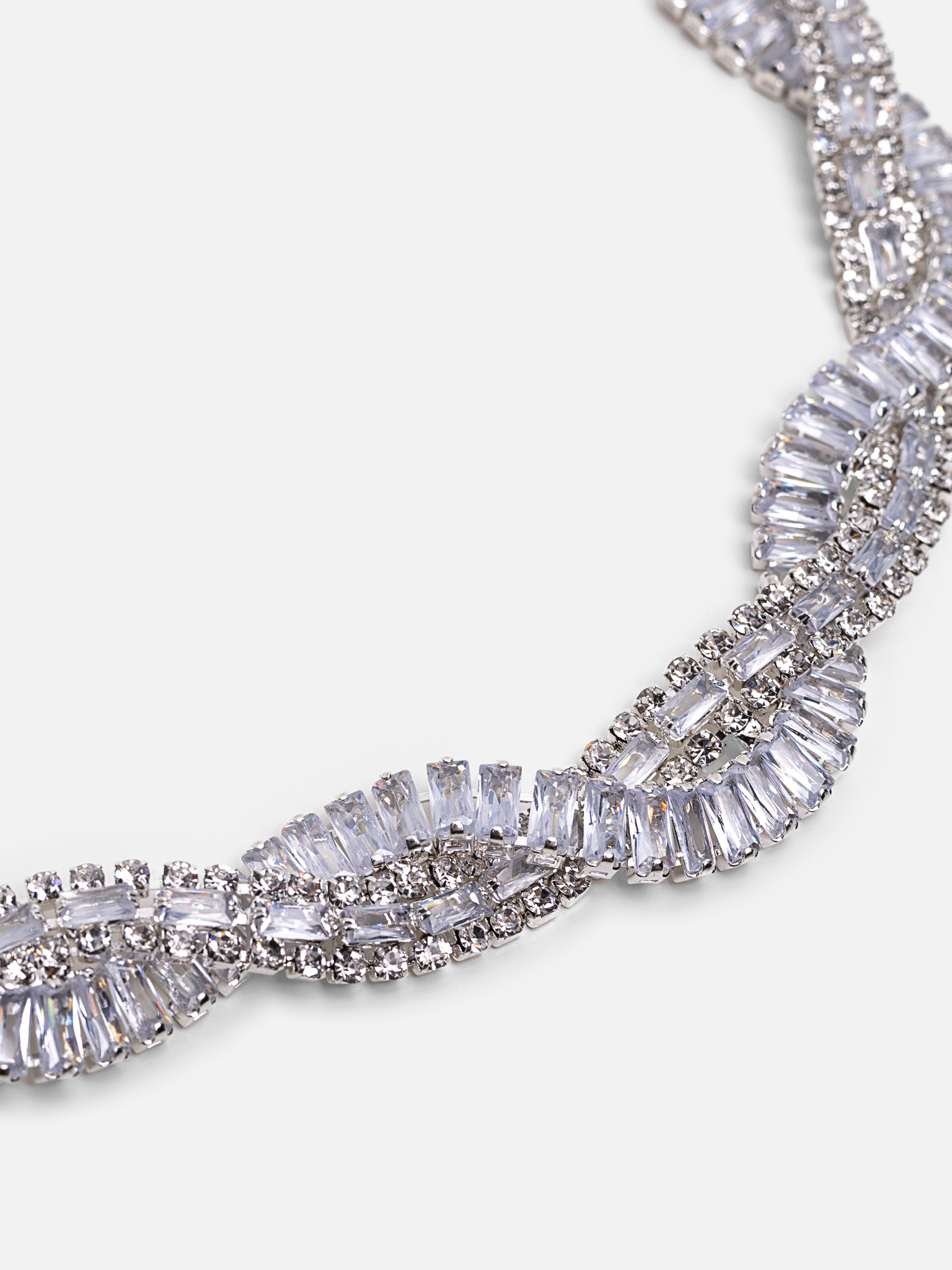 Intertwined rhinestone line necklace