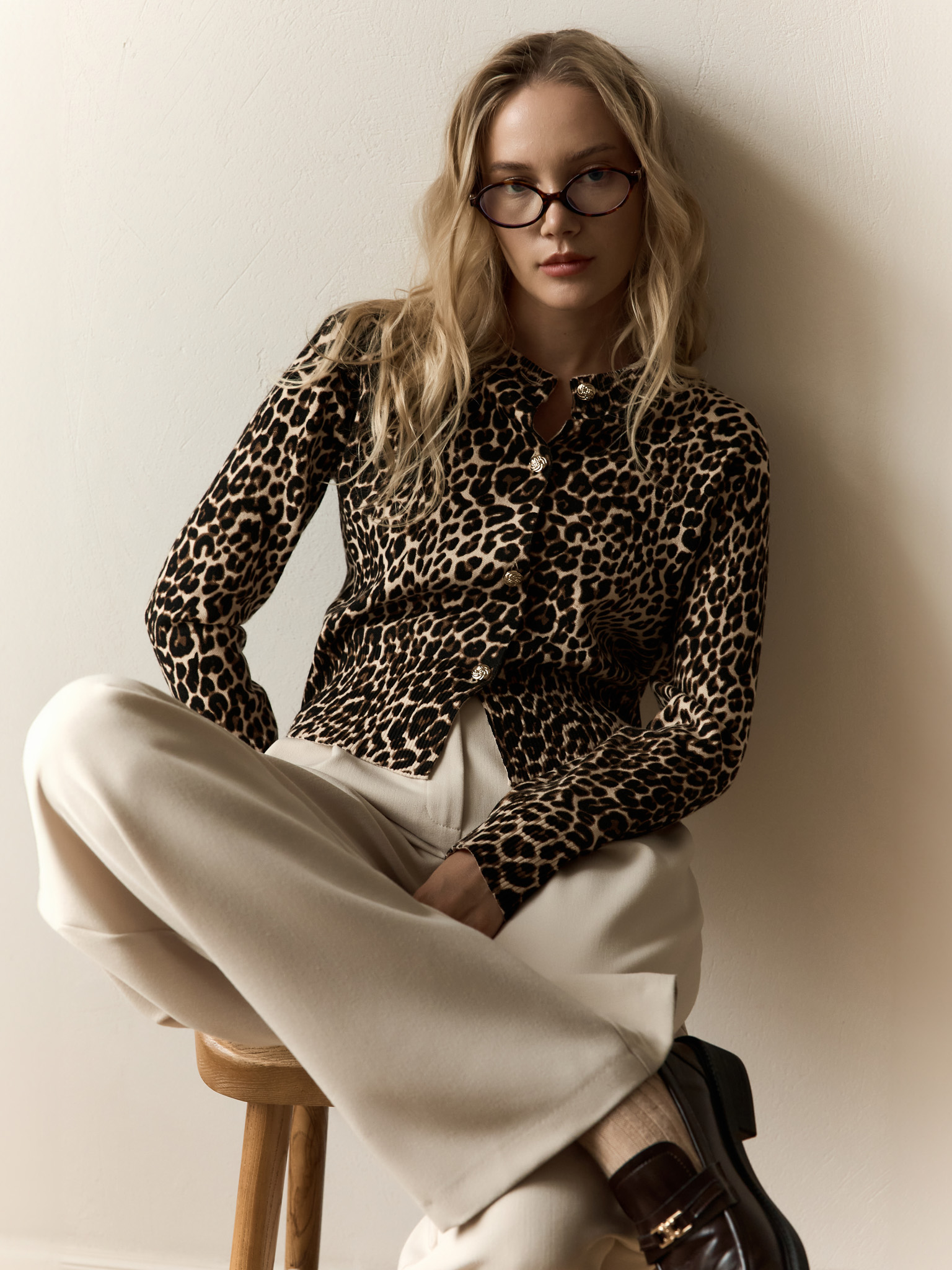 Leopard cardigan with golden buttons
