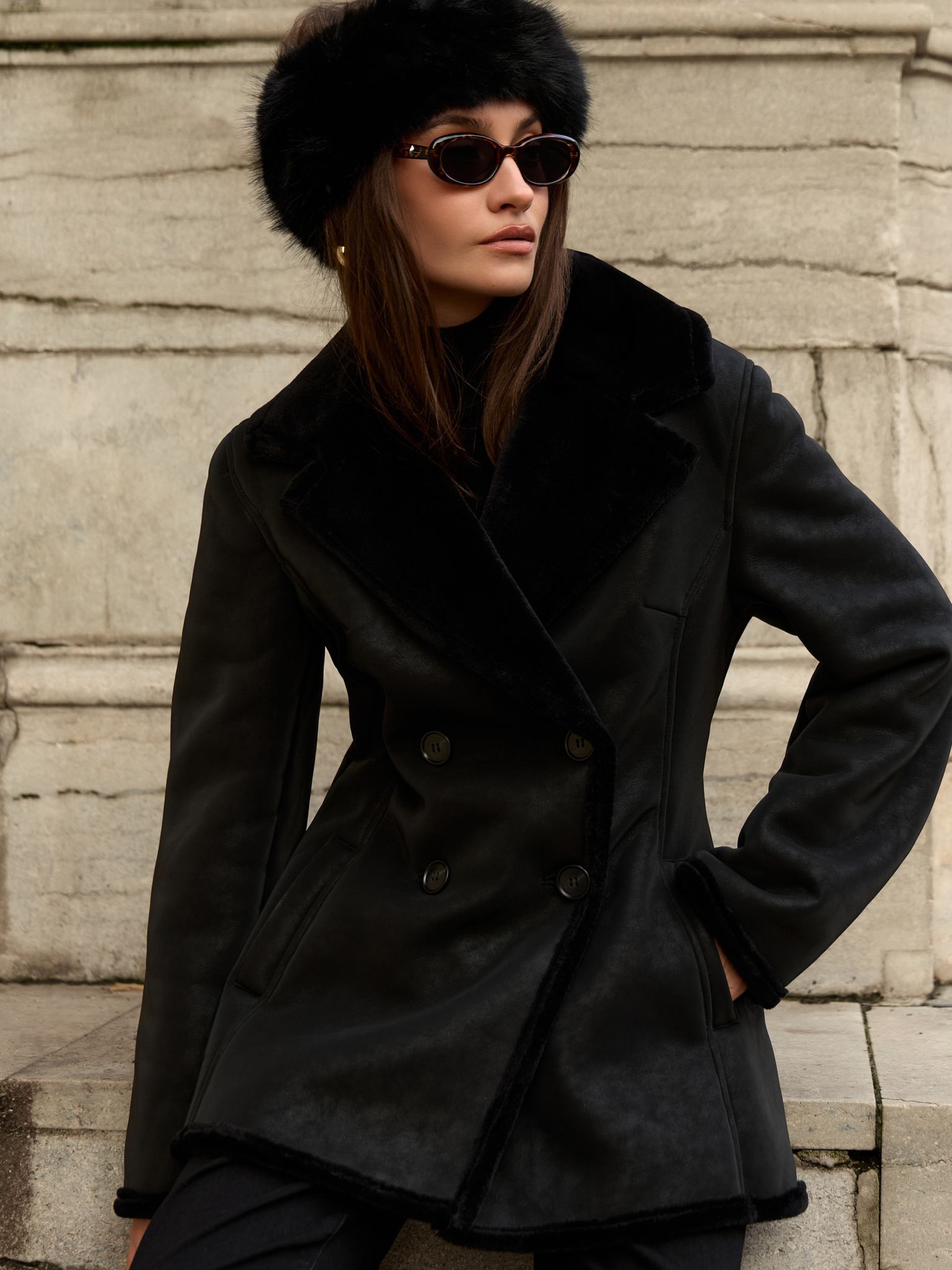 Zweireihiger Mini-Shearling-Mantel